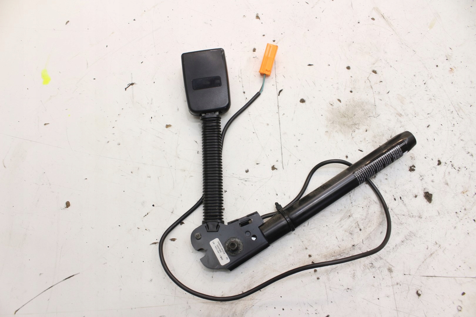 ремень безопасности правый FORD c-max и Mk1 3M51-R61208-AD