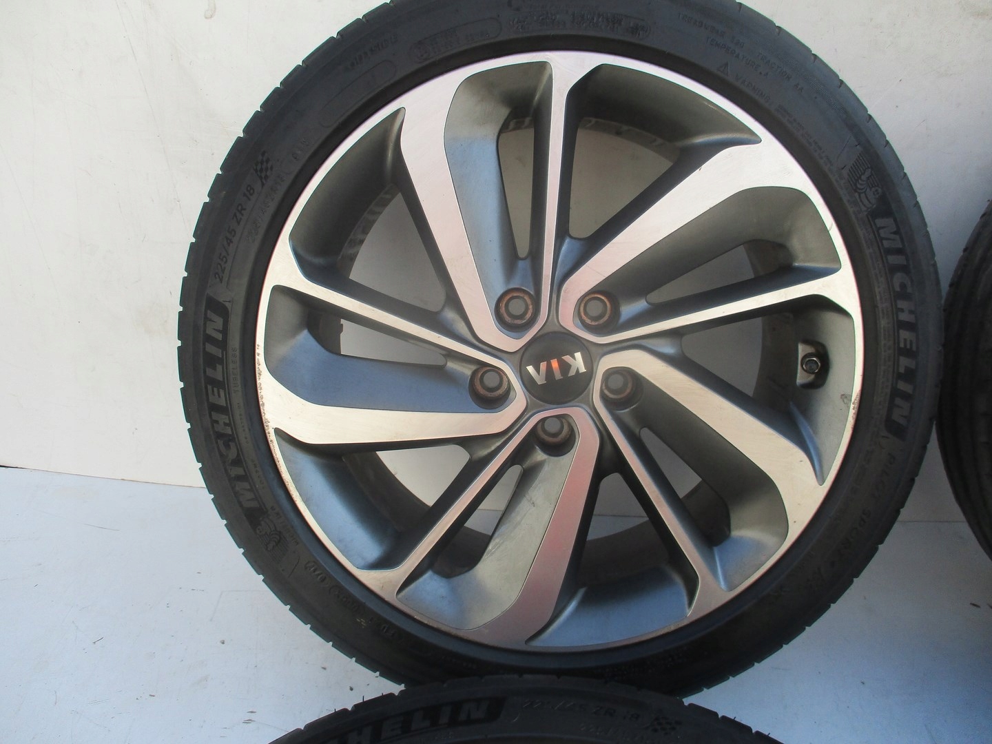 Koła felgi opony Kia NIRO 17r R18 MICHELIN Liczba felg w ofercie 4 szt.