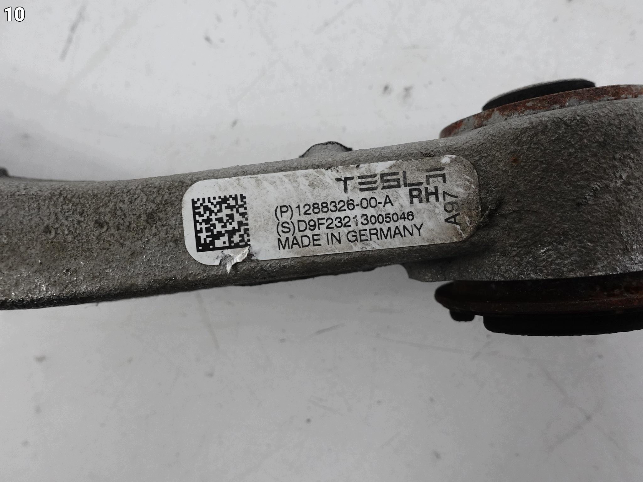 TESLA MODEL 3 / MODEL Y 17- upper arm sususpension front right original