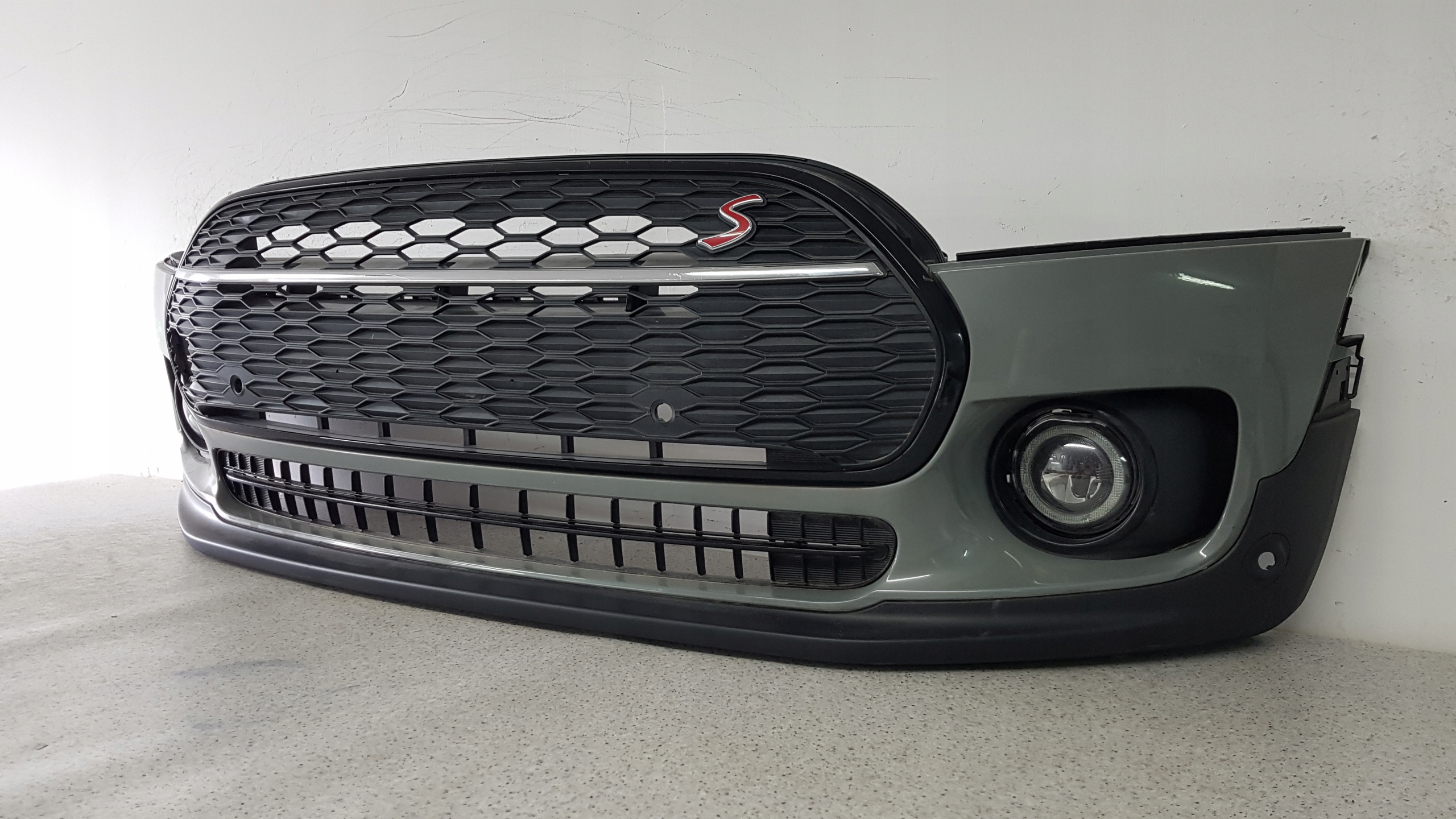 MINI CLUBMAN R54 bumper front 7039
