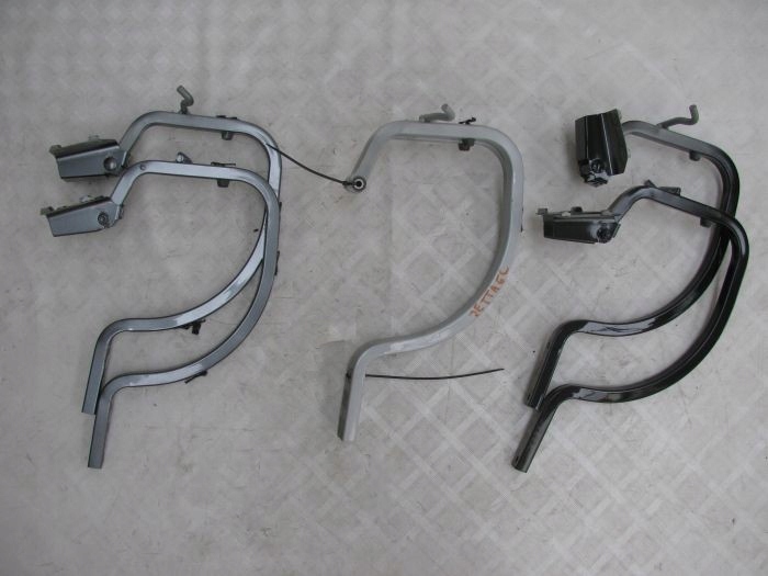 5C6827301E - VW JETTA 5C ПЕТЛИ КРЫШКИ БАГАЖНИКА KPL 5C6827302D