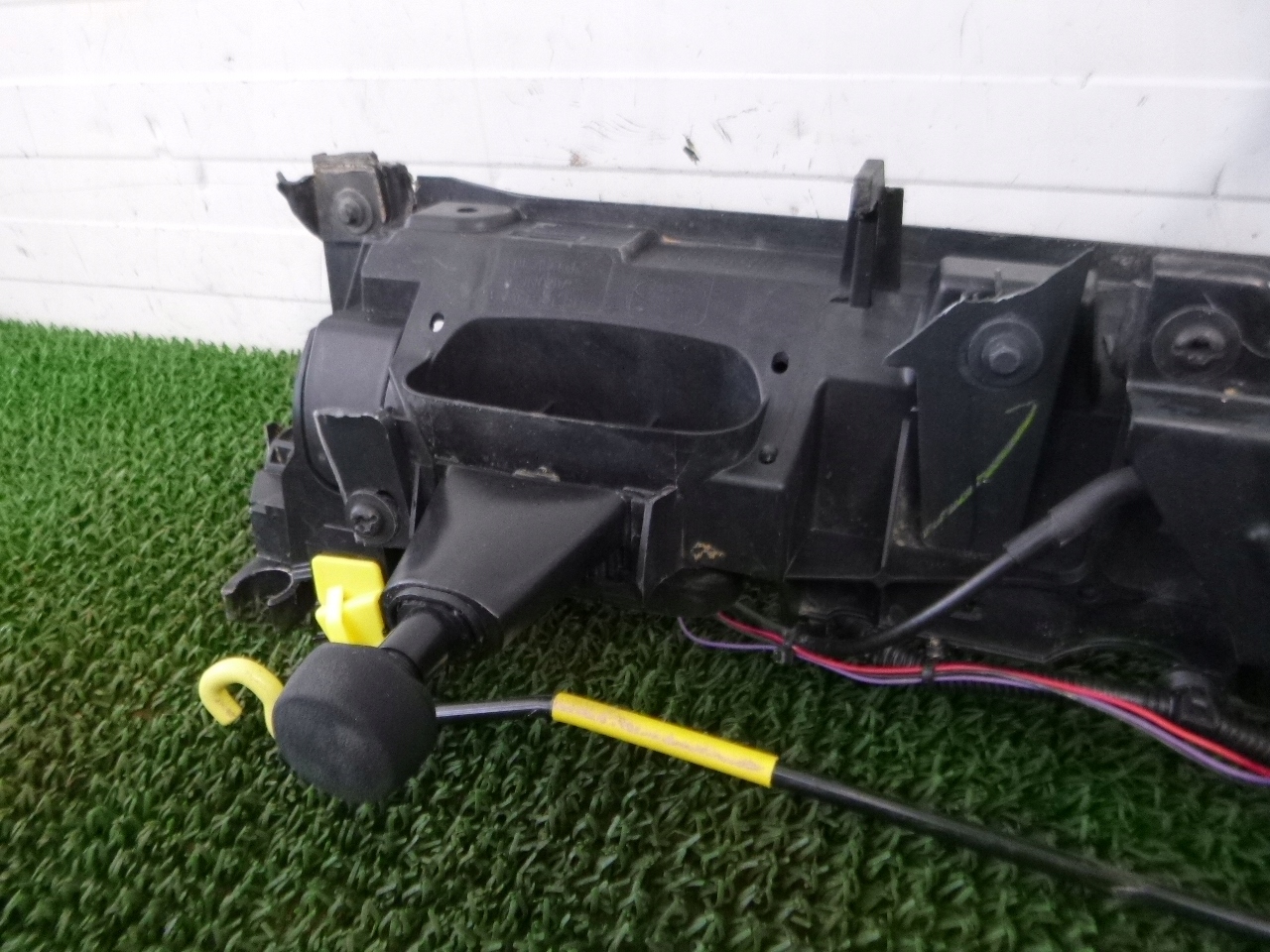 ECOSPORT 12- support panel for radiators upper tip bonnet latch lock