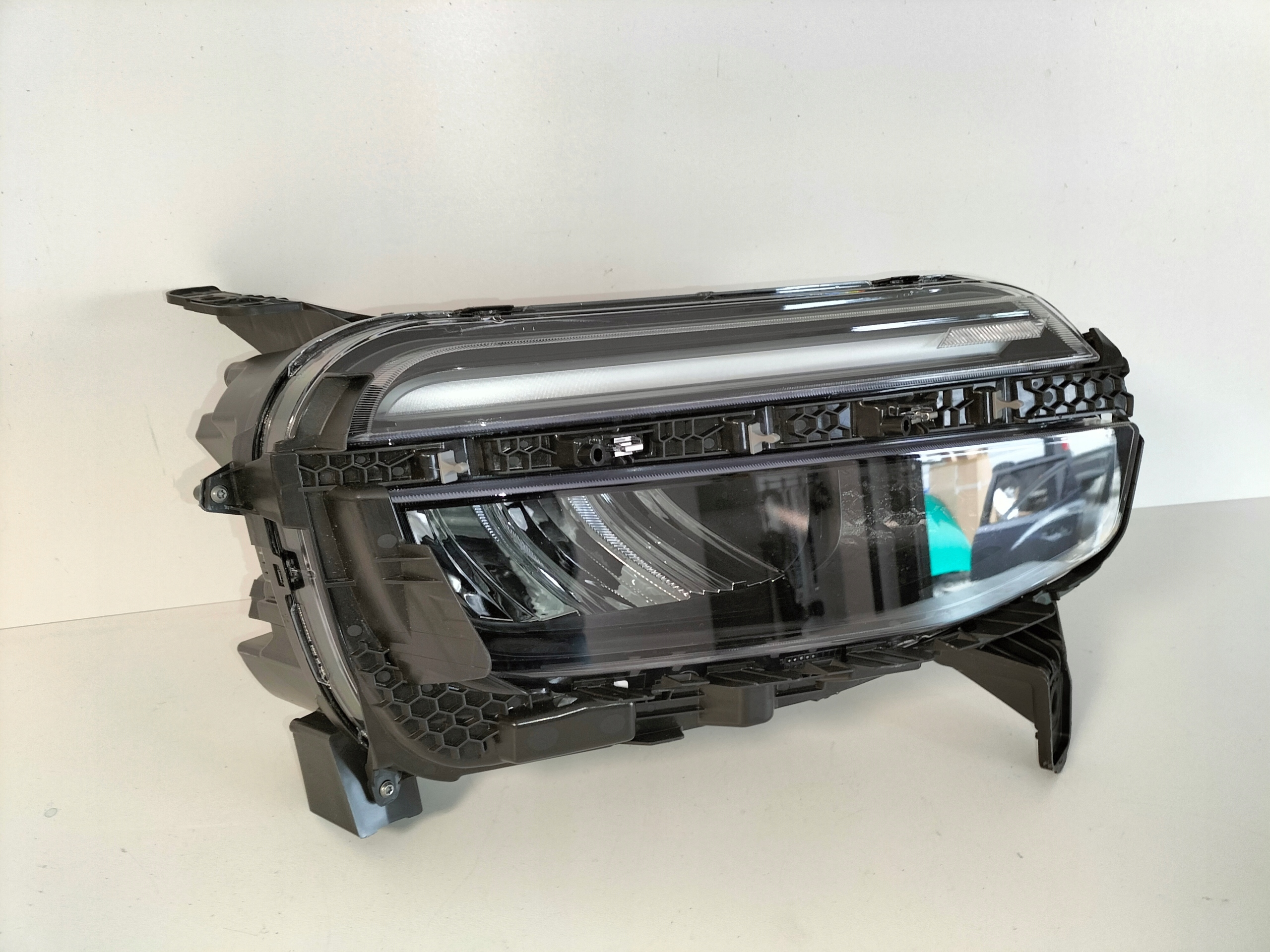 light front reflektor right JEEP AVENGER 23- FULL LED