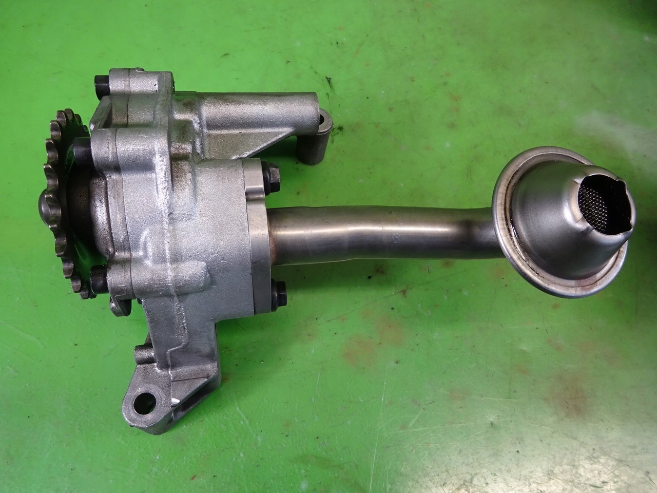 Pompa oleju VW TOURAN I 2 0 TDI 05r