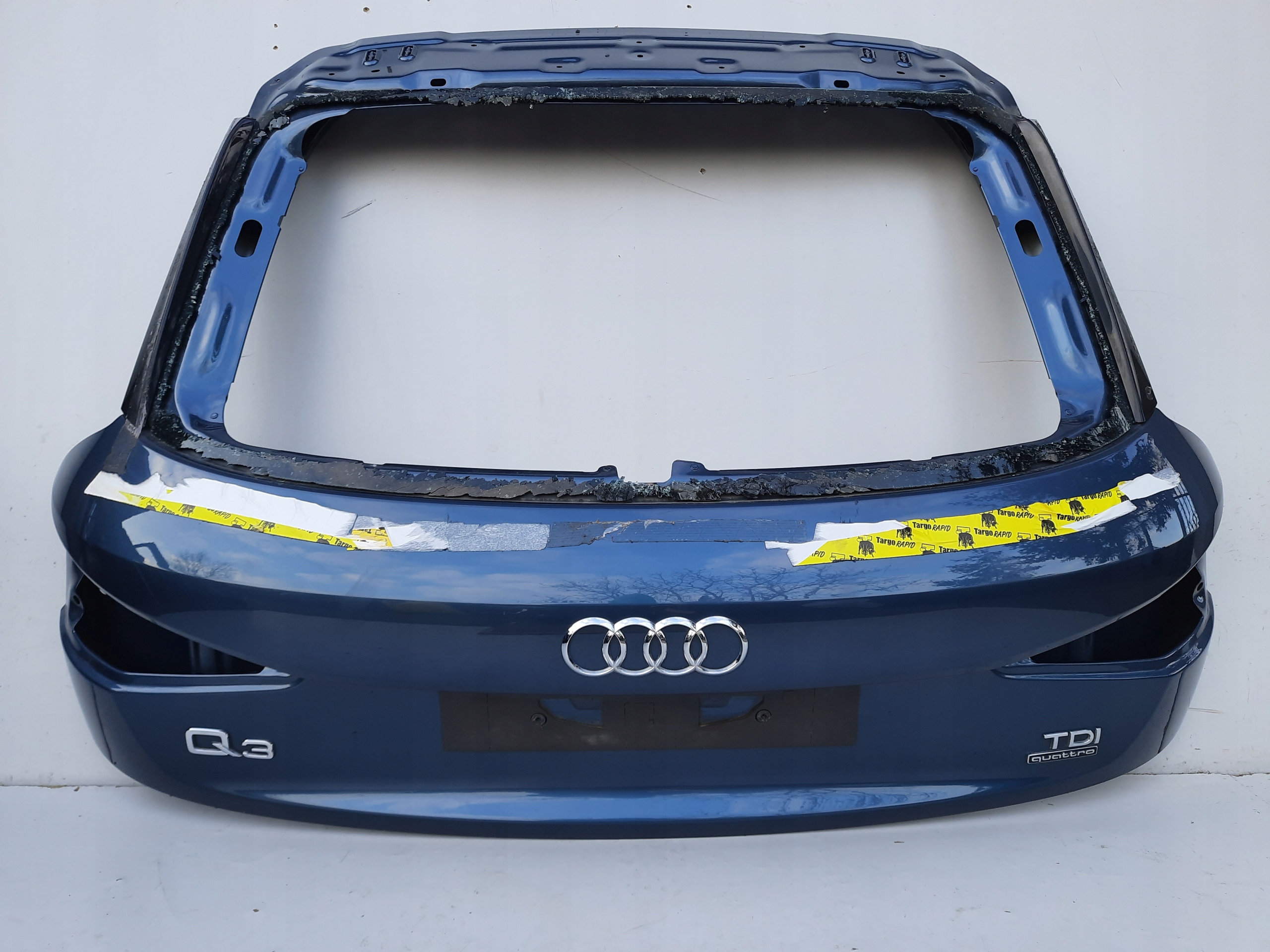 AUDI Q3 КРИШКА ЗАДНЯ КРИШКА БАГАЖНИКА