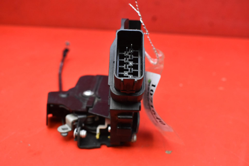lock door right front front EU 7M5A-R21812AA FORD FOCUS MK2 5D HB 08-11