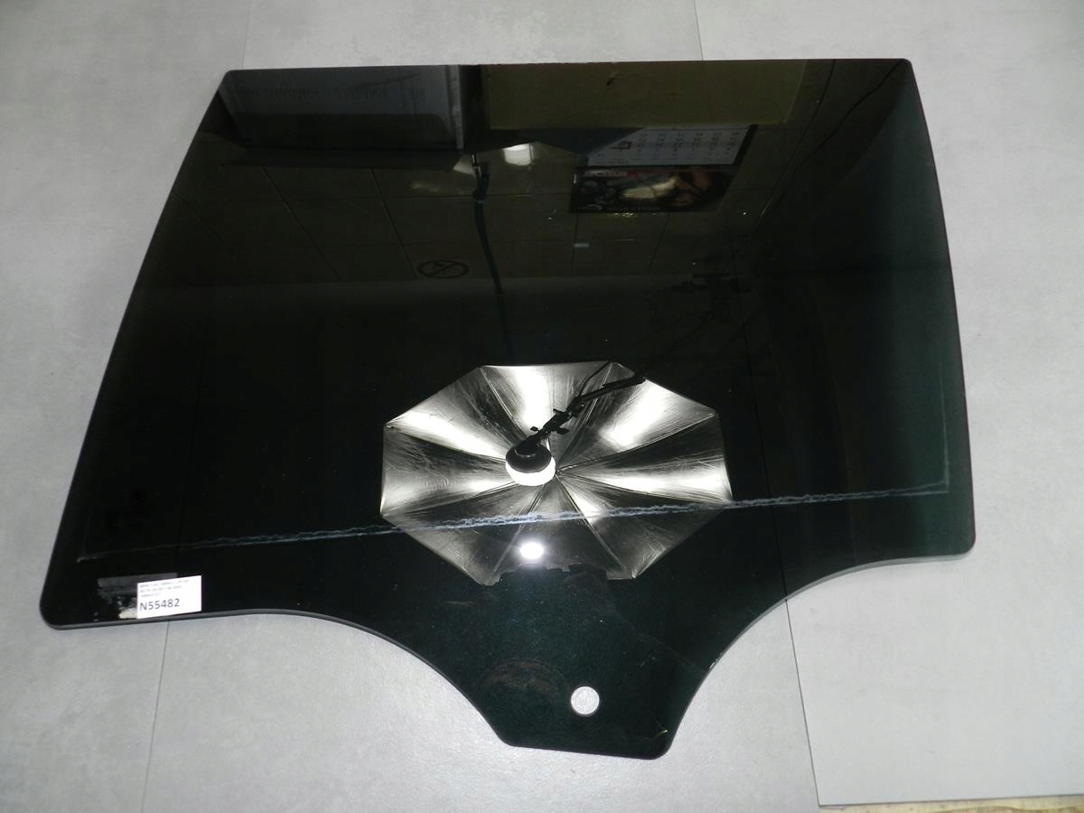 BMW 5 G31 заднє ліве скло