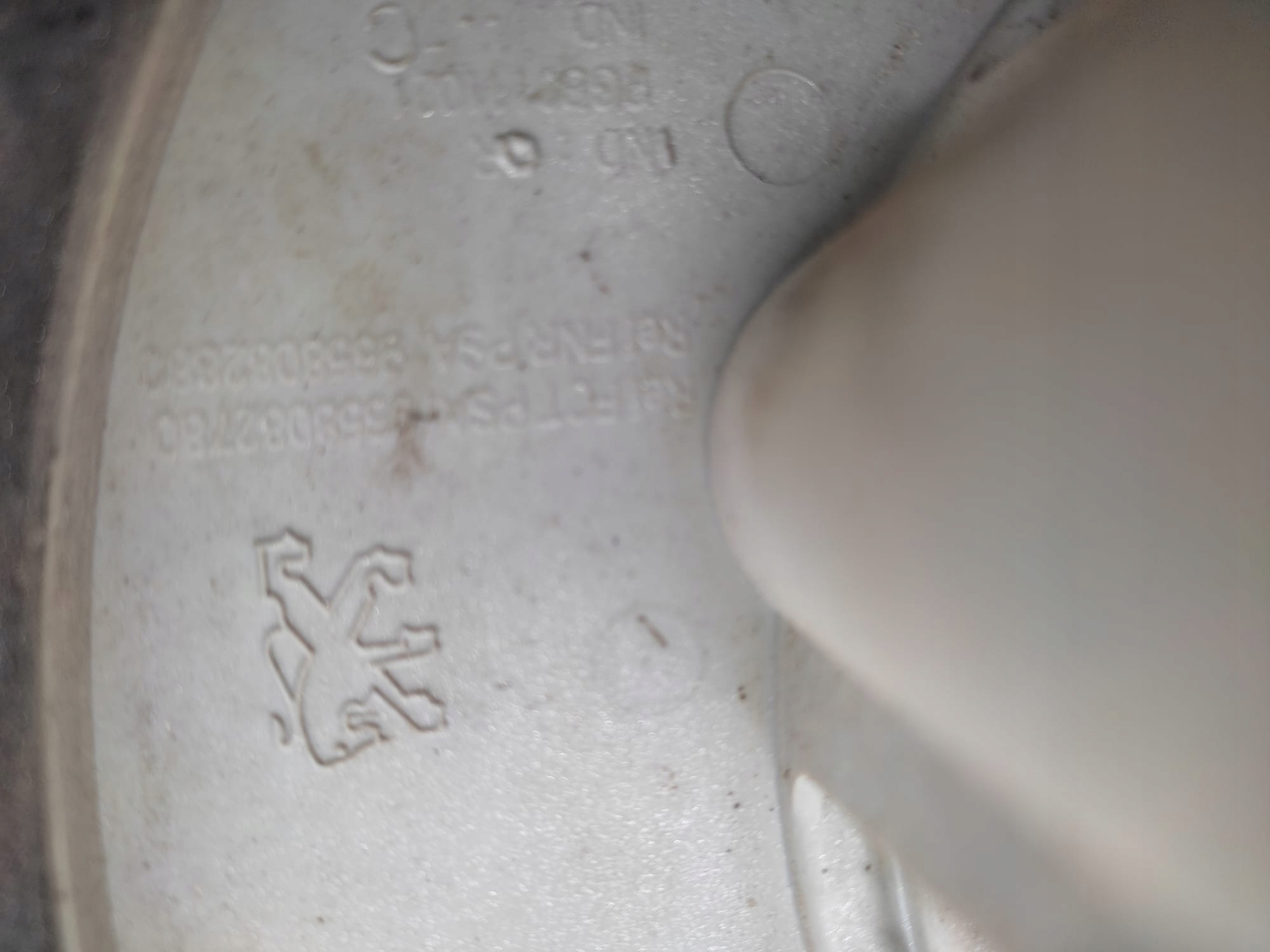 Dekle Dekiel kpl Peugeot Expert Partner 16" Emblemat marki Peugeot