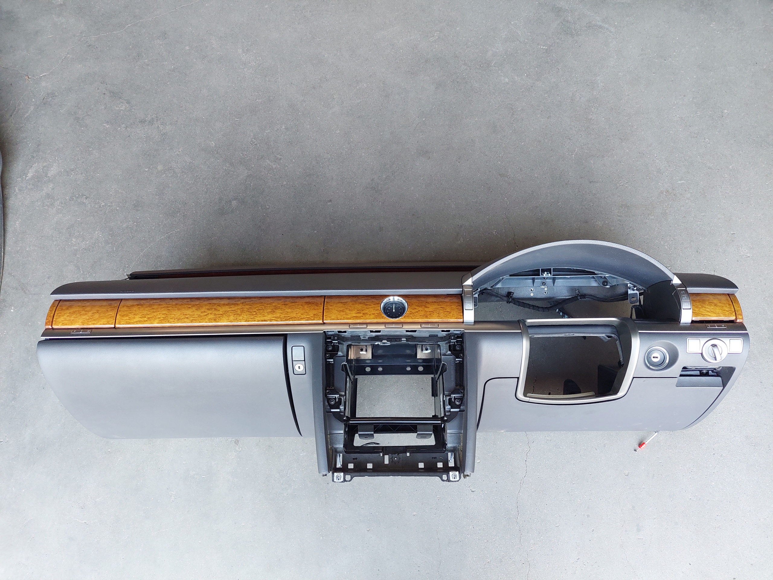 dashboard cockpit console DASHBOARD UK VW PHAETON LIFT