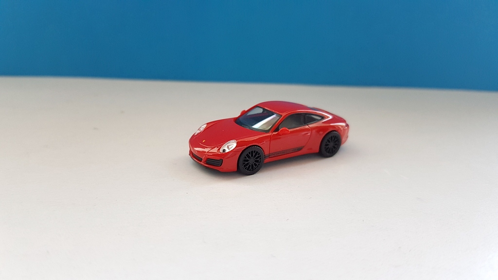 Herpa 420563 Porsche 911 Carrera 4S Coupe red