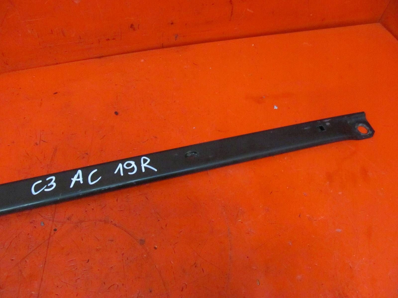 CITROEN C3 AIRCROSS 2R 1.2 PureTech sider console holder below radiator