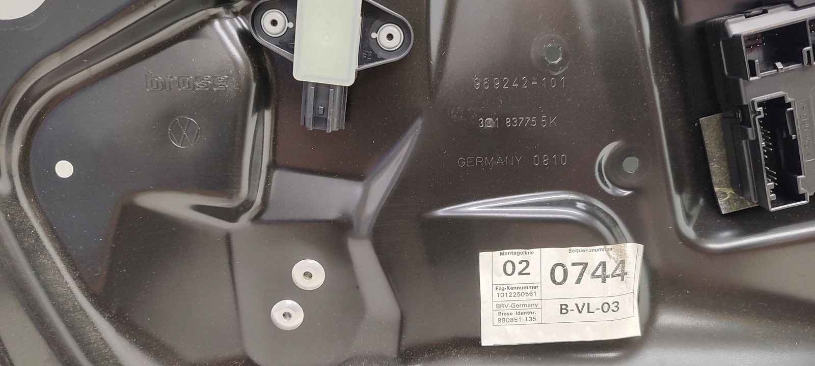 window regulator left front VW Passat B6 2,0 TDI CR