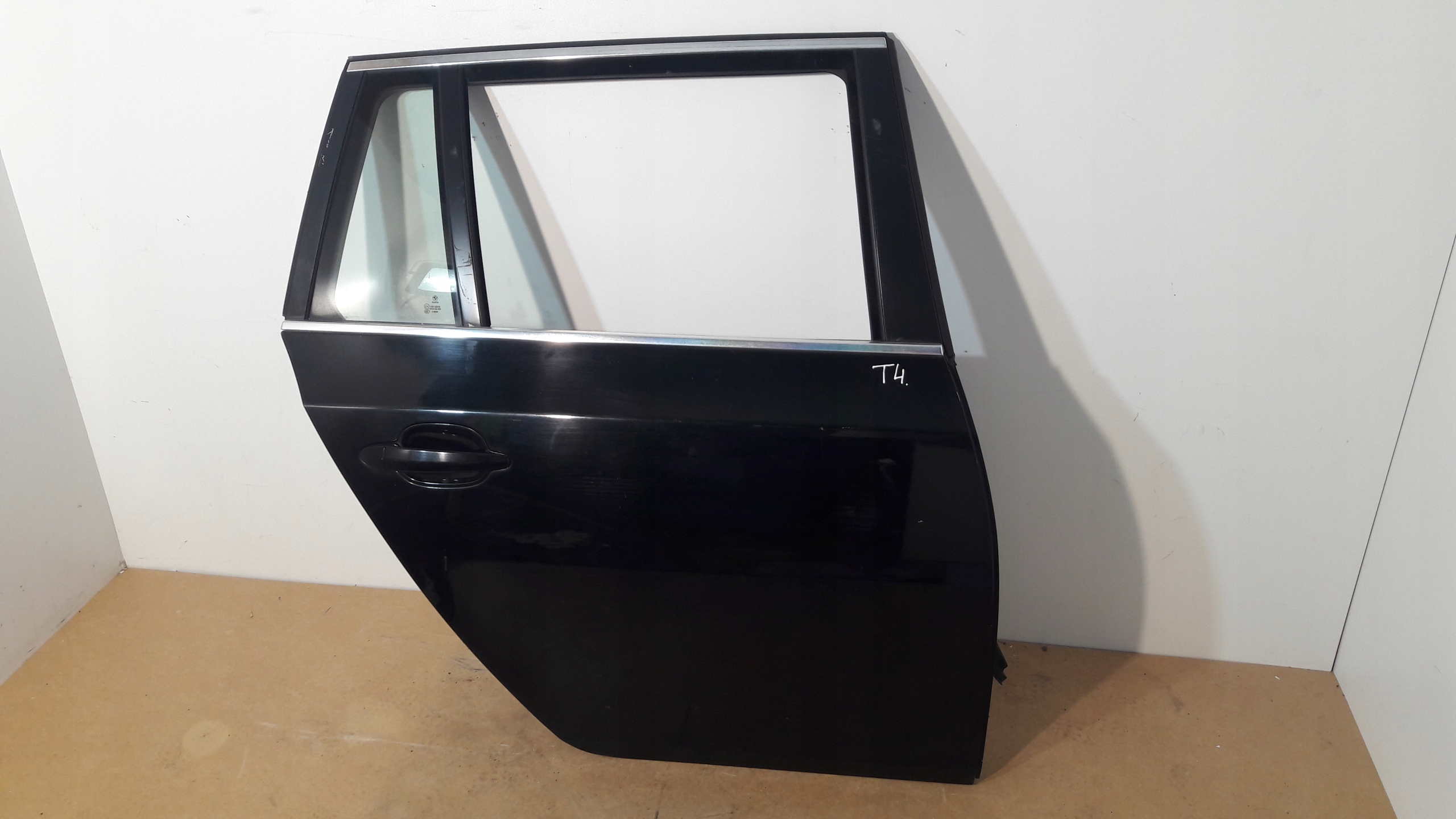 BMW 5 E60 E61 door rear. right rear part right KOMBI black, (T4)