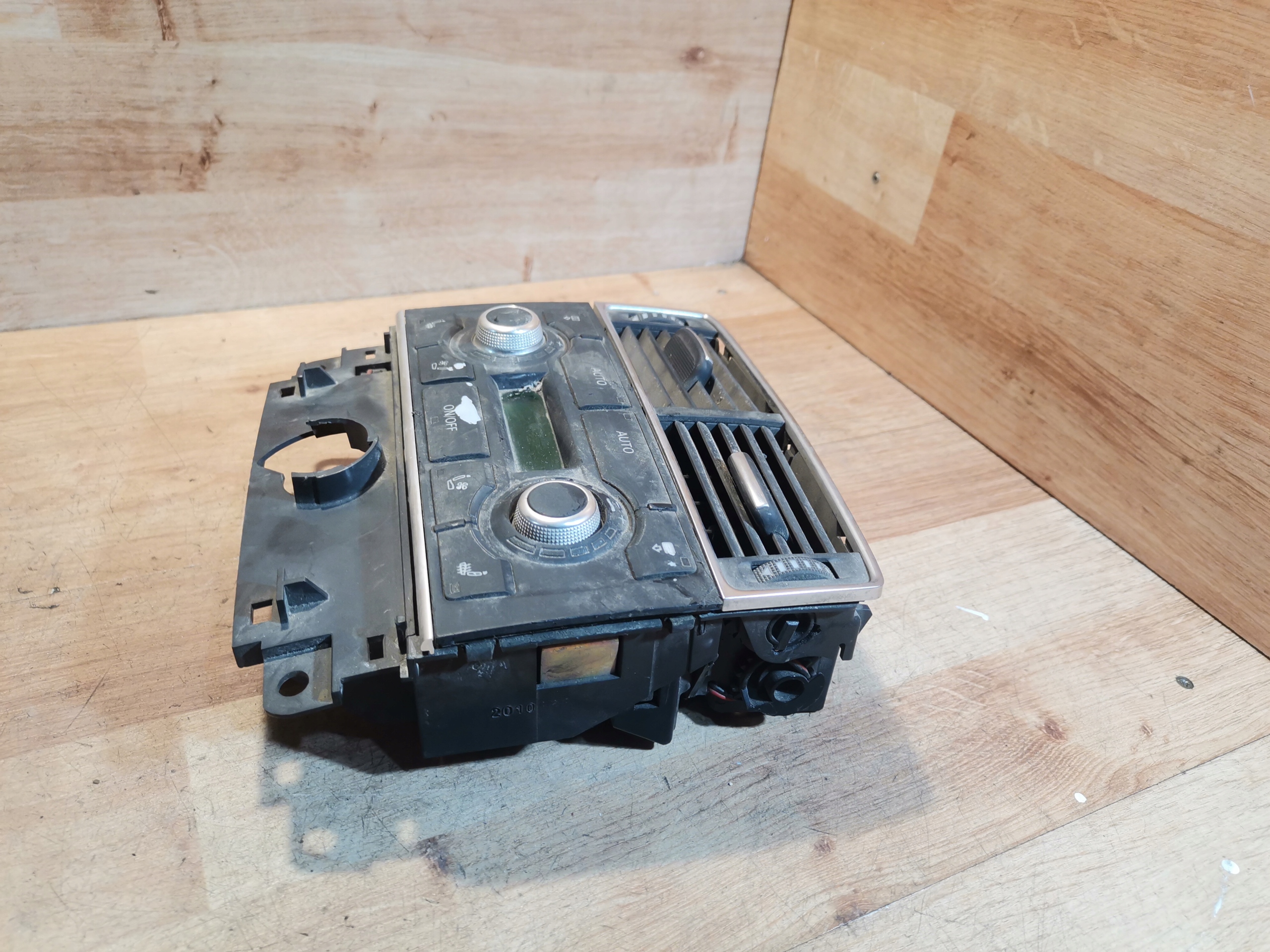 Unite commande clima Bouches buses AUDI A8 D3 02-05 4E0819203B