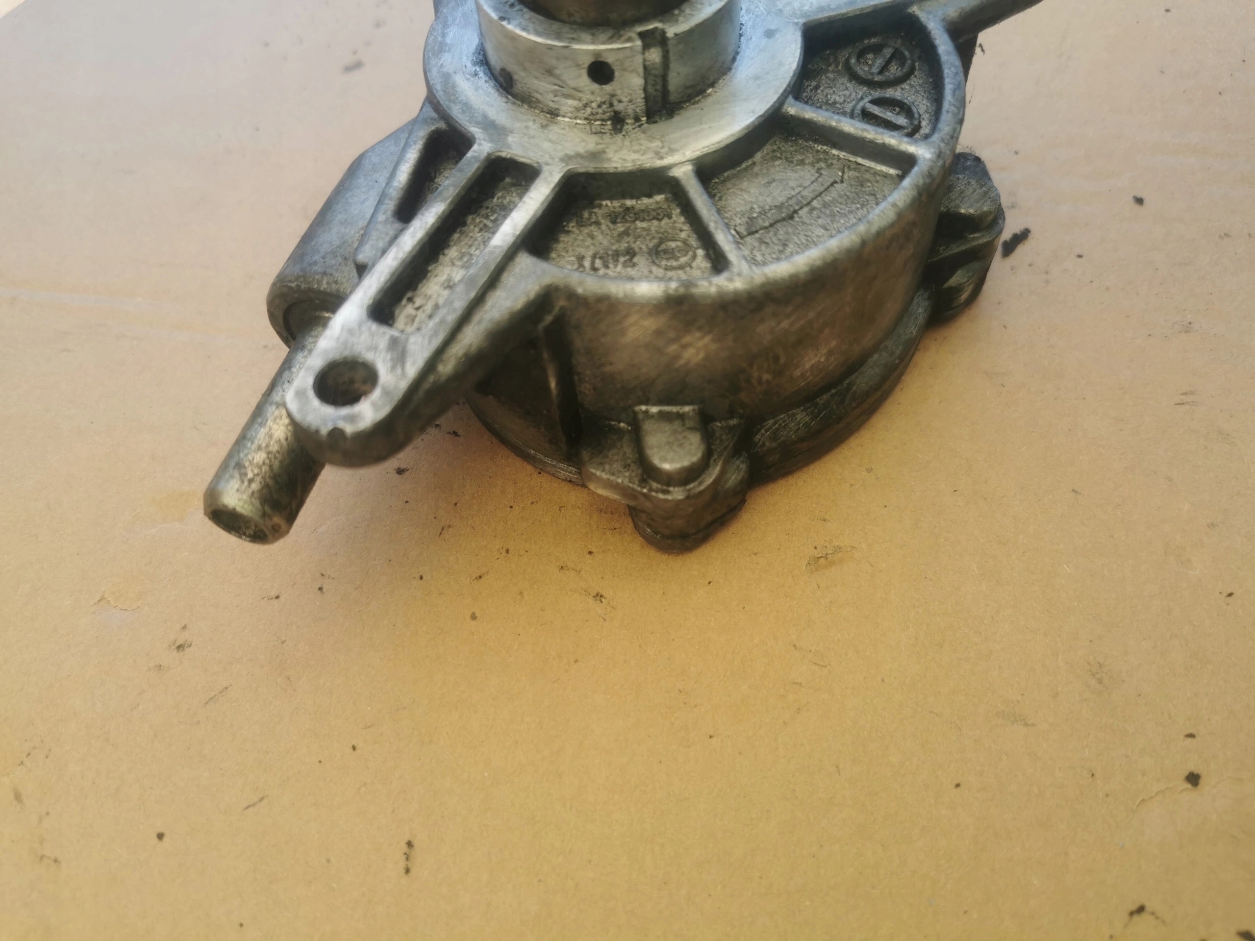 MERCEDES E W212 W207 Pompa VACUM 3.0 CDI A6422300065