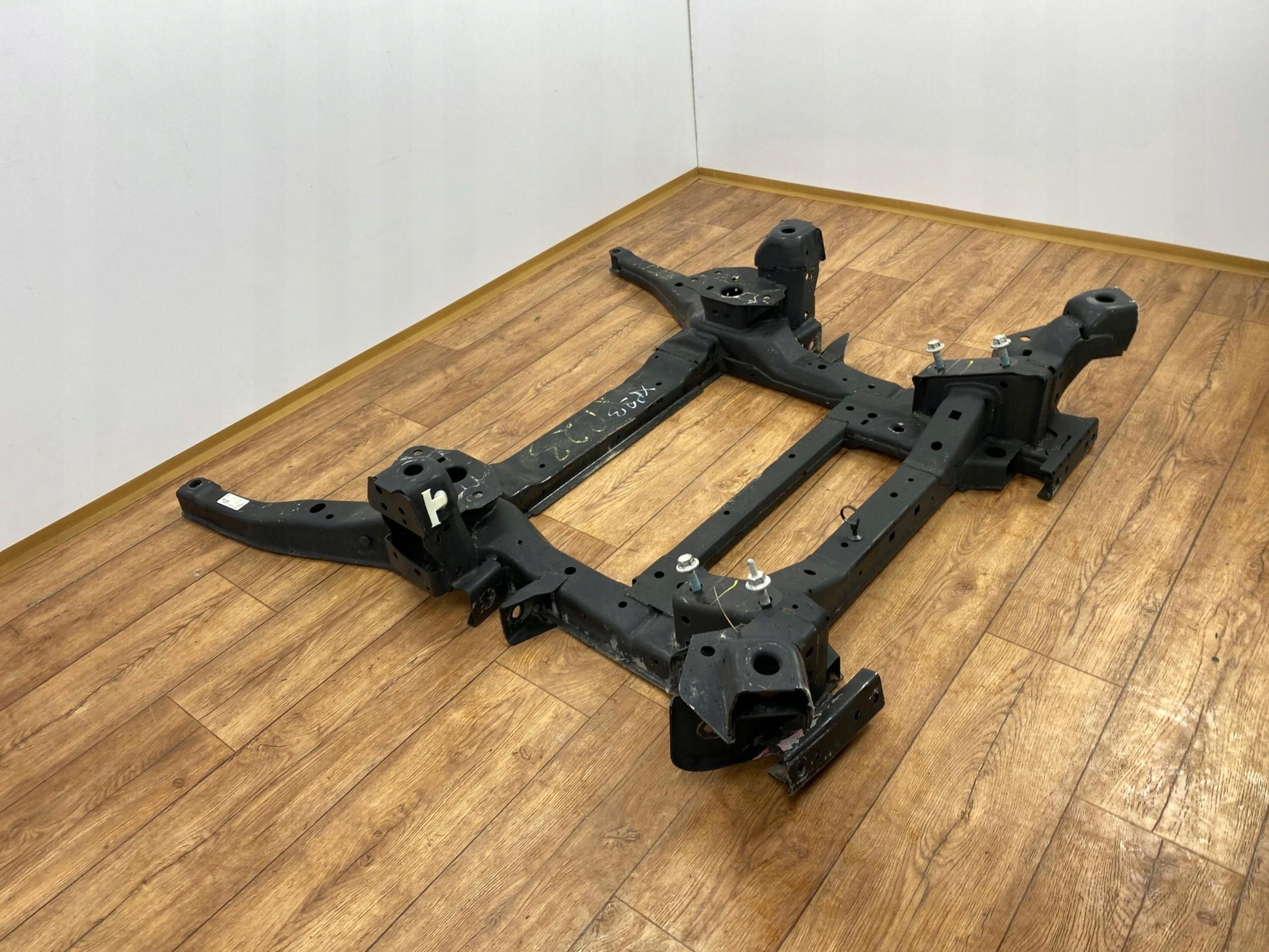axle beam subframe sider front Ford Explorer VI 2020+ USA
