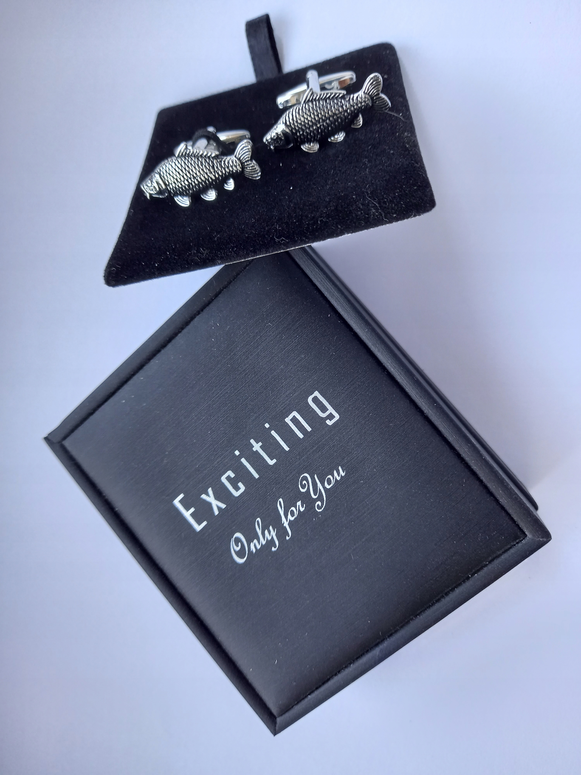 Manžetové knoflíčky Exc Kapr Ryby Kapry pro rybáře dárek Černé Pouzdro