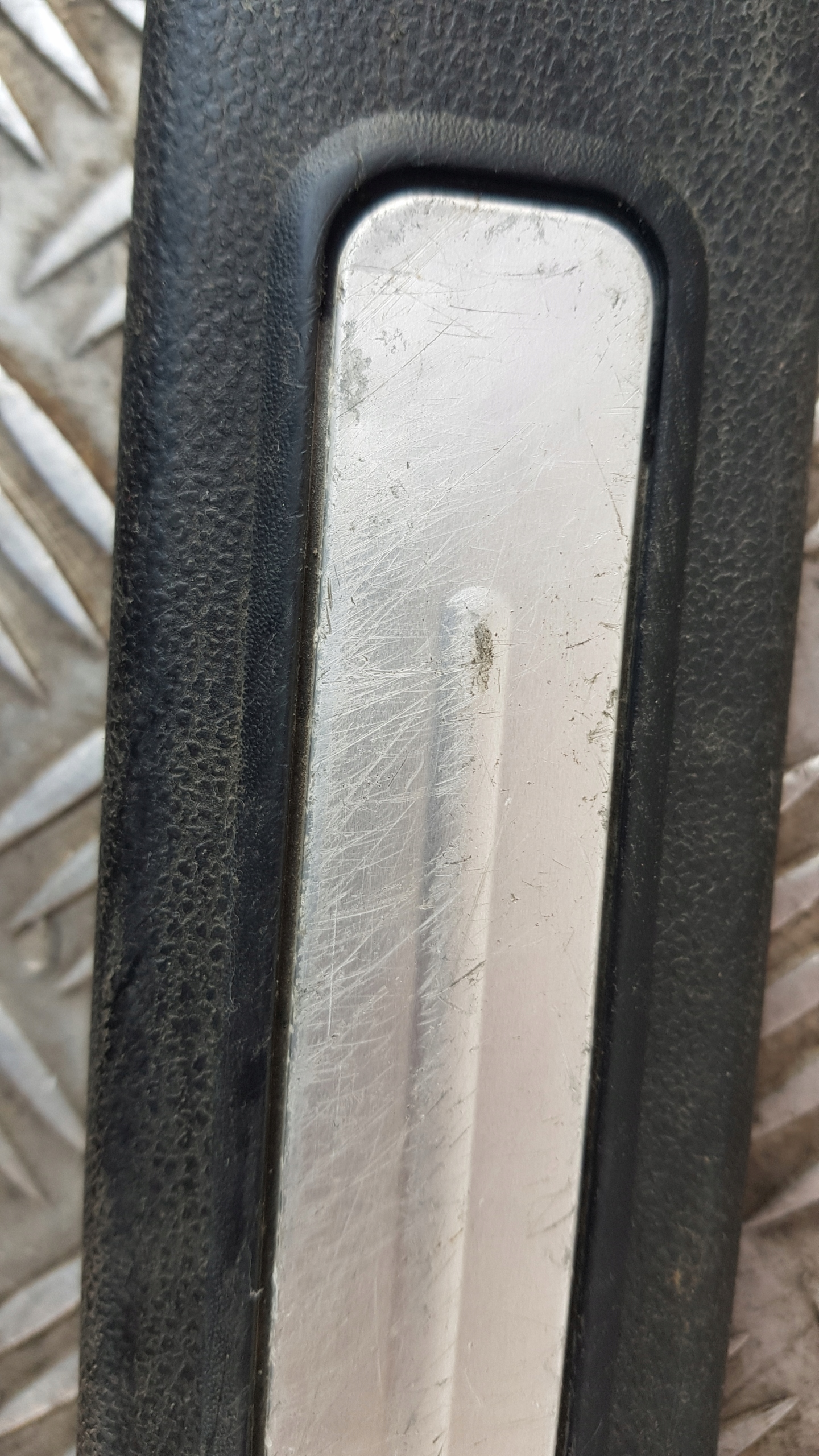 MERCEDES W169 moulding threshold left front