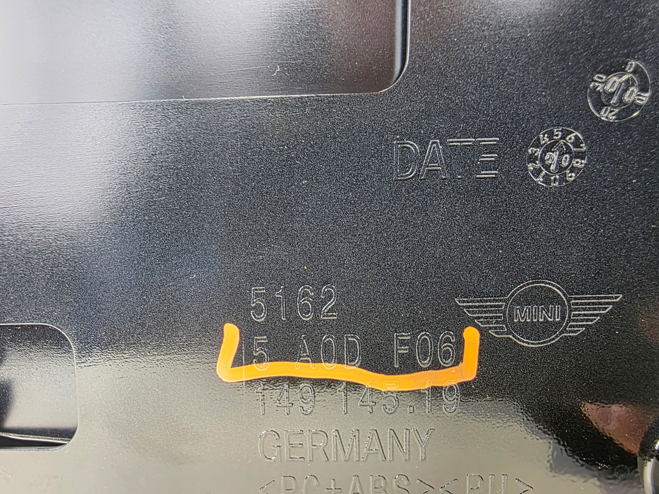 spoiler LOTKA bonnet MINI U25 5A0DF06 668 SCHWARZ II