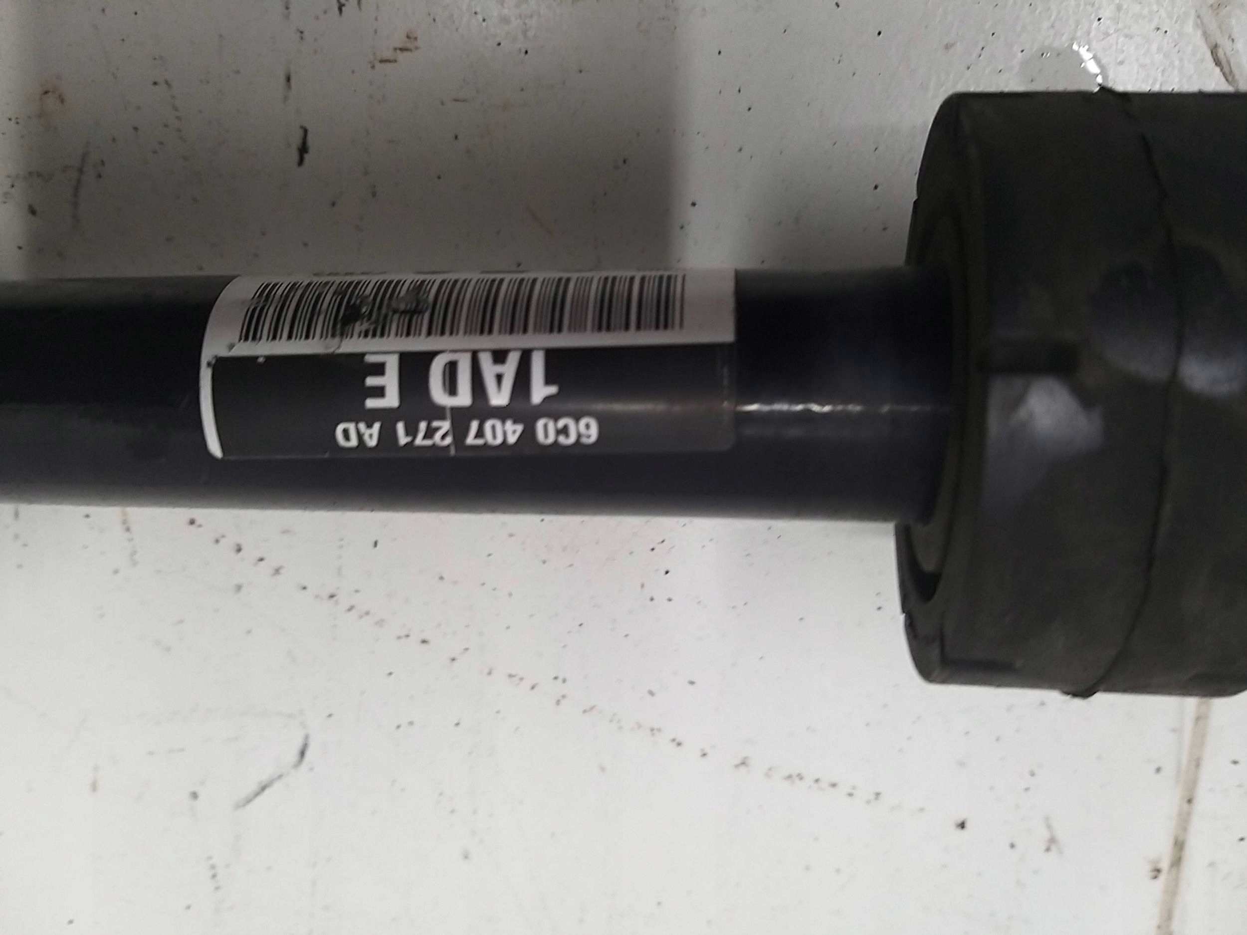 FABIA III POLO RAPID AUDI A1 1.4 TDI CUS CVT semi-axis left short. 6C0407271AD