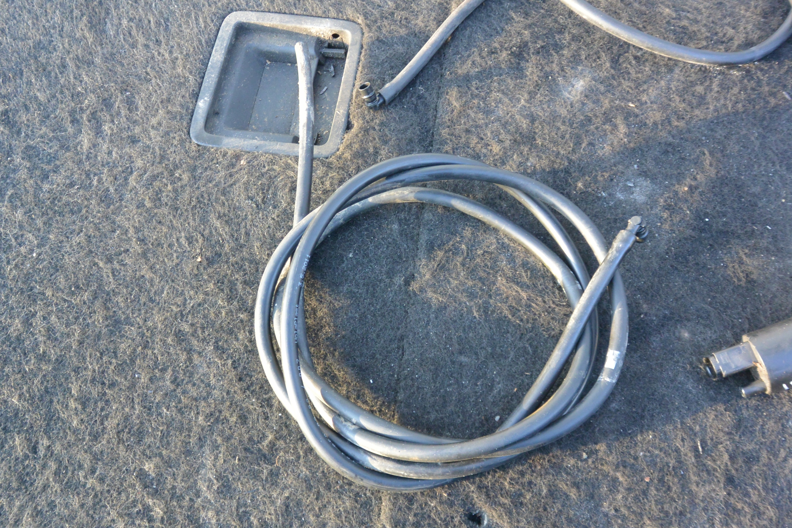 A1648600392 A1648600292 - Провода омывателя MERCEDES GL X164 ML W164 EU