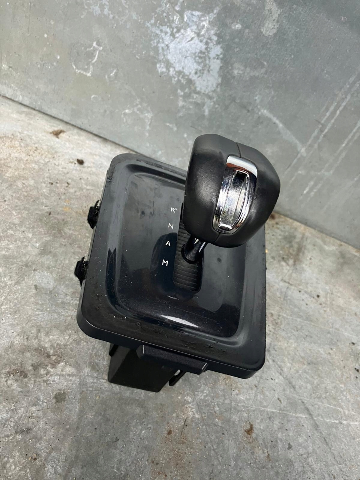 9677813280 - СЕЛЕКТОР РУЧКА ПЕРЕКЛЮЧЕНИЯ ПЕРЕДАЧ 3008 HYBRID4 АВТОМАТ