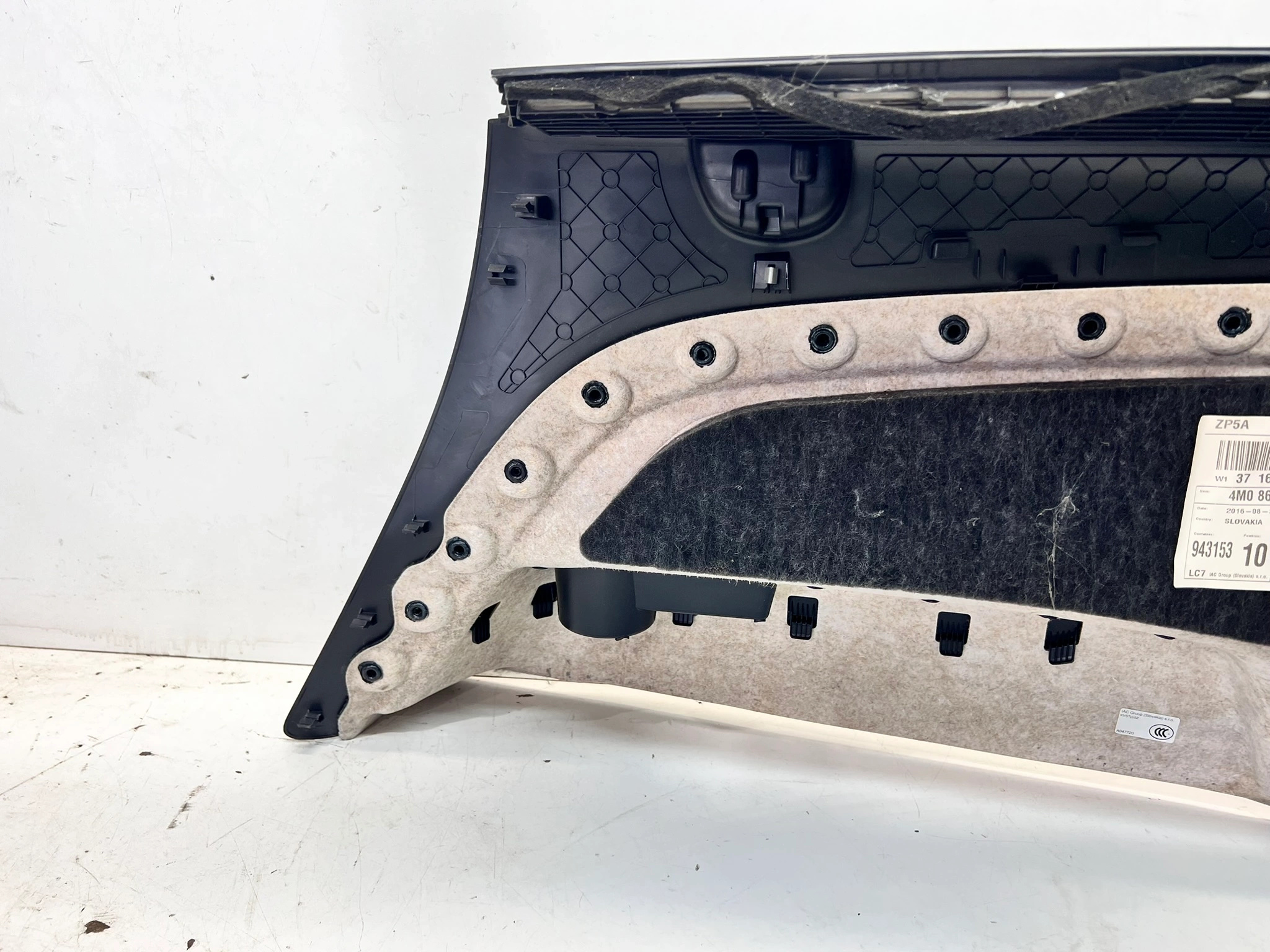 boot upholstery left AUDI Q7 4M 4M0863879H