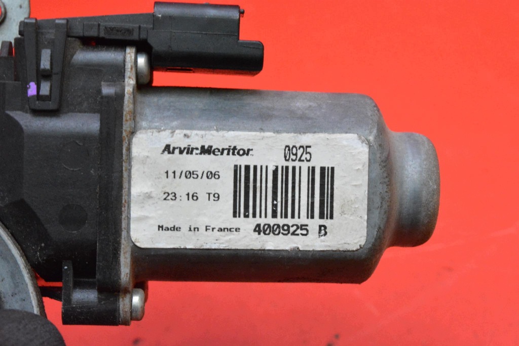 window regulator left front EU 400925B NISSAN NOTE 1 and E11 05-09