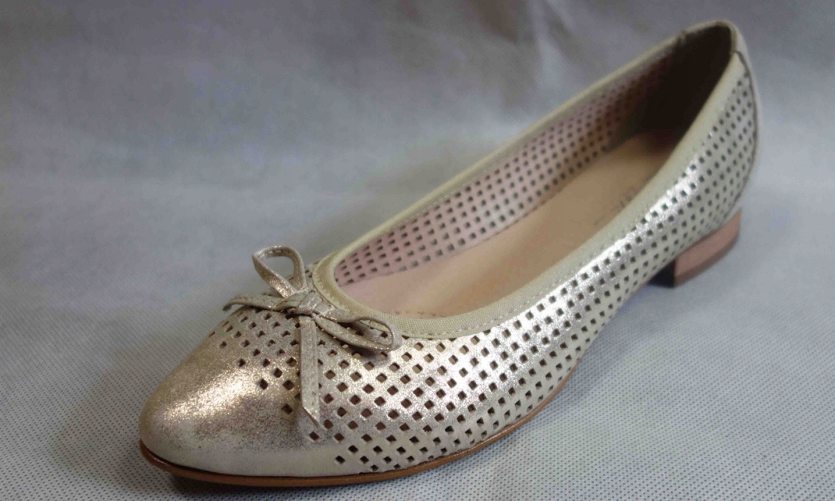 

Skórzane Baletki złoto tęg H i G Szpic 44