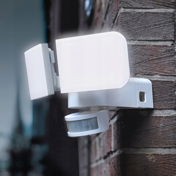 Lampa Naświetlacz LED 30W CZUJNIK RUCHU LED OSRAM Klasa efektywności energetycznej A