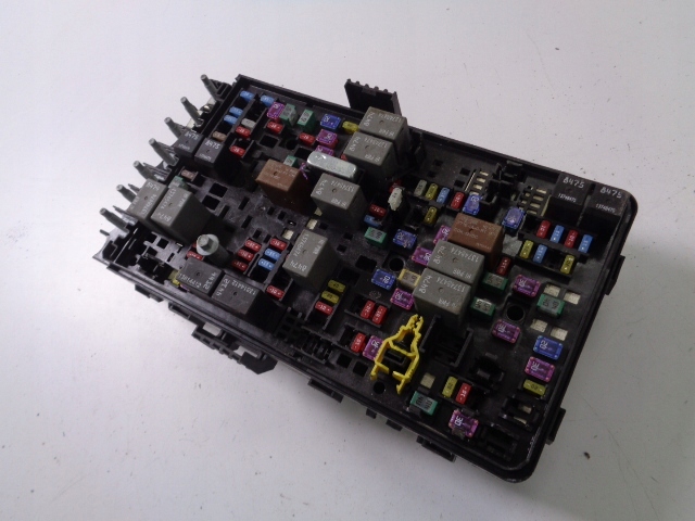 SKRZYNKA BEZPIECZNIKÓW JEEP WRANGLER JL 2018- Numer katalogowy części 68298943AD