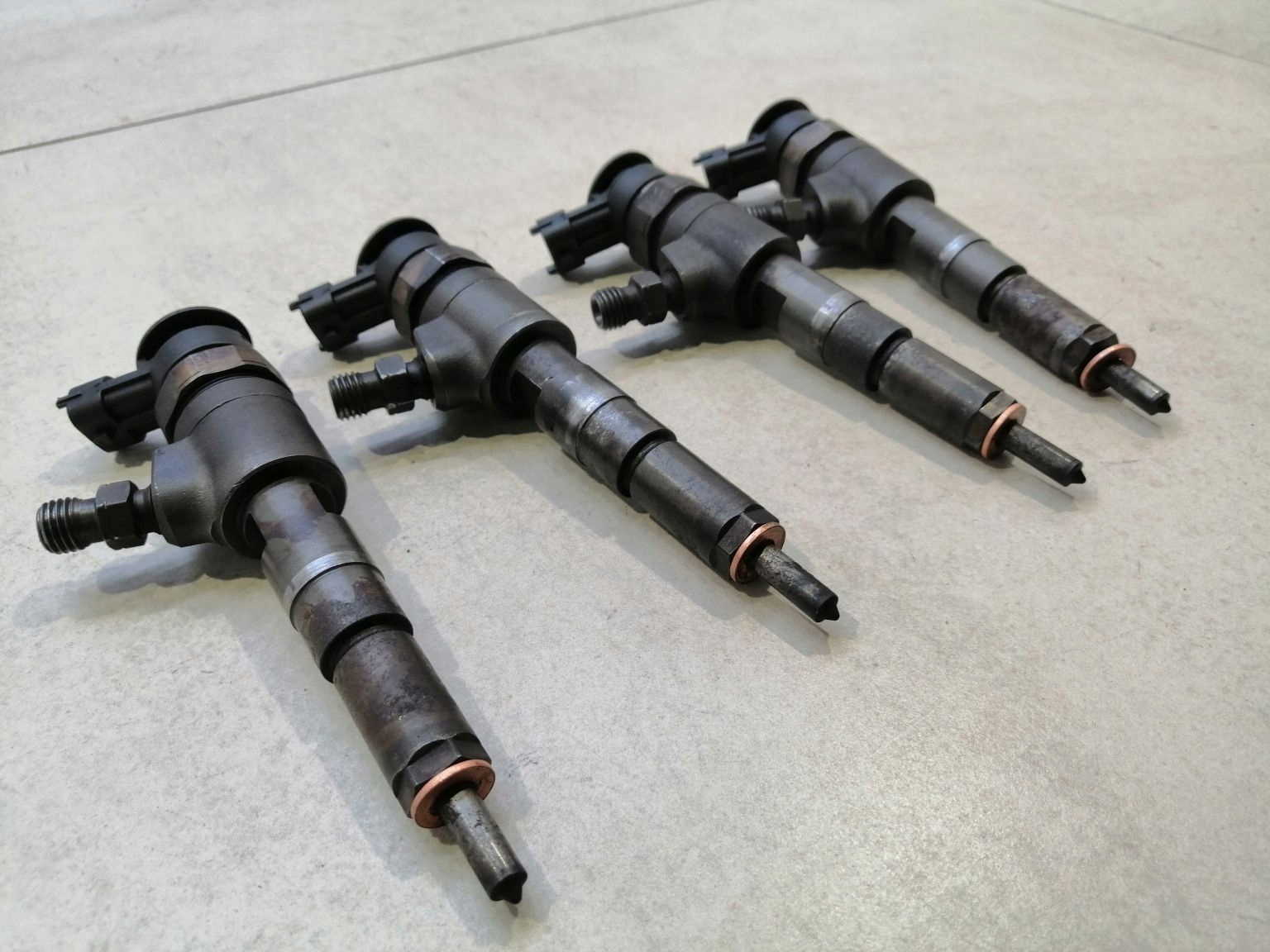 Iniettore CITROEN C3 e 1.4 HDI 0445110135