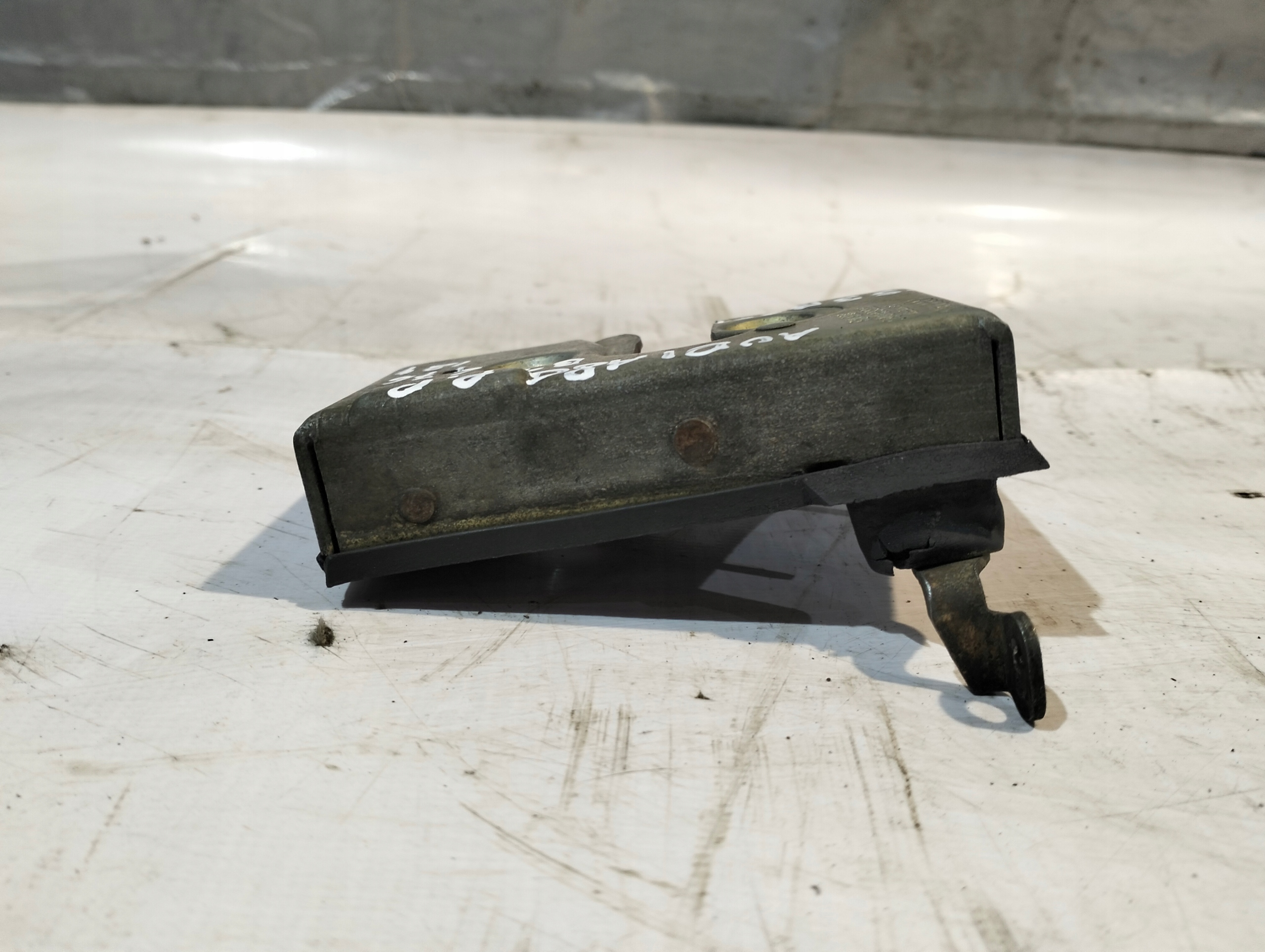 lock door right front AUDI 80 B3OE 893837016C