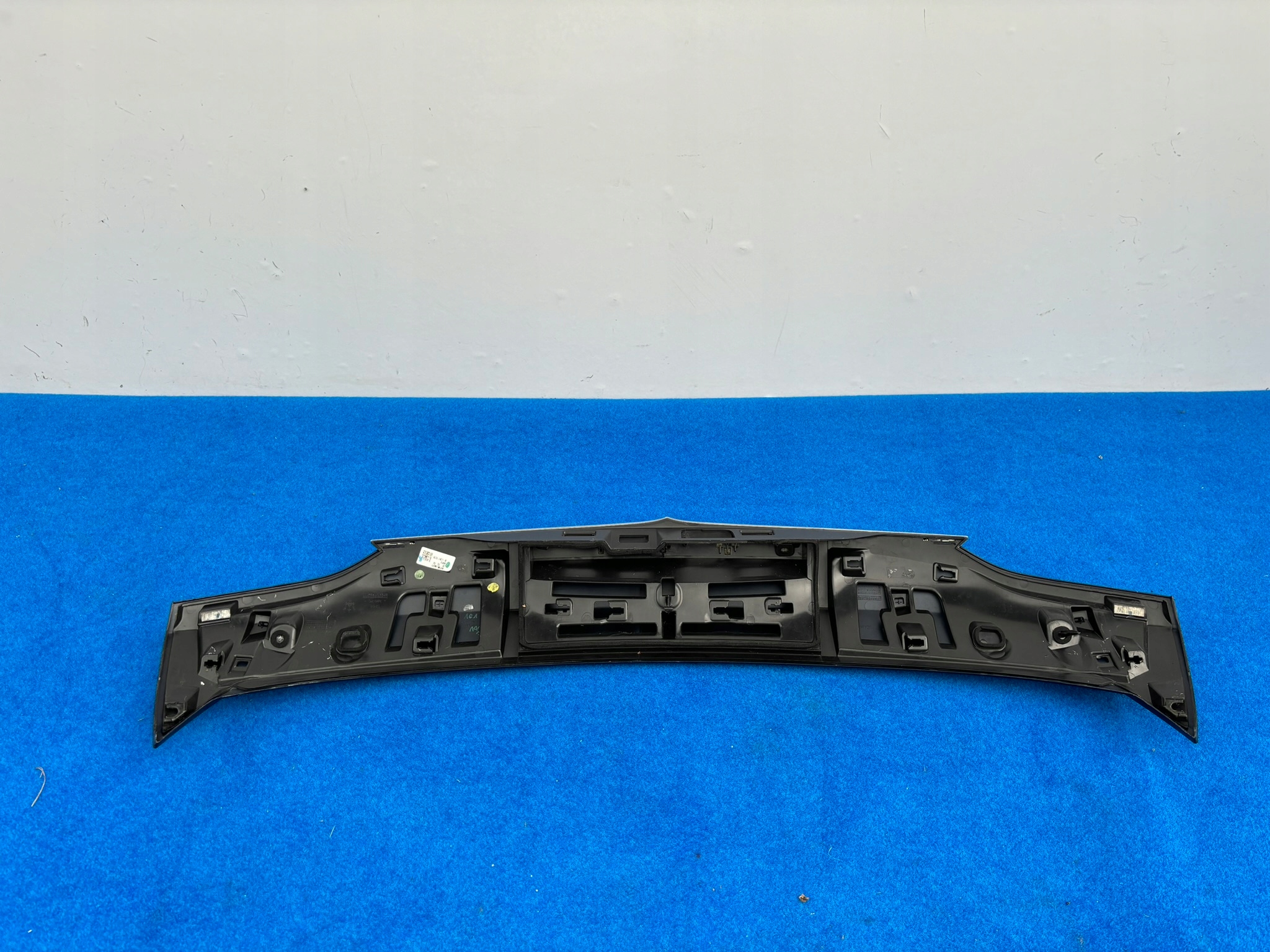 MASERATI LEVANTE SPOILER DO bonnet cap moulding + CHROM 670042733 E731DK