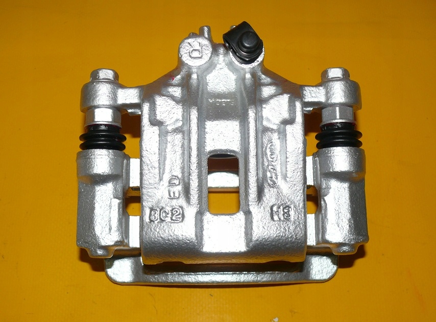 262x10mm 582301H300 - Зажим правый задний HYUNDAI i30 KIA CEED 262/10 07-16