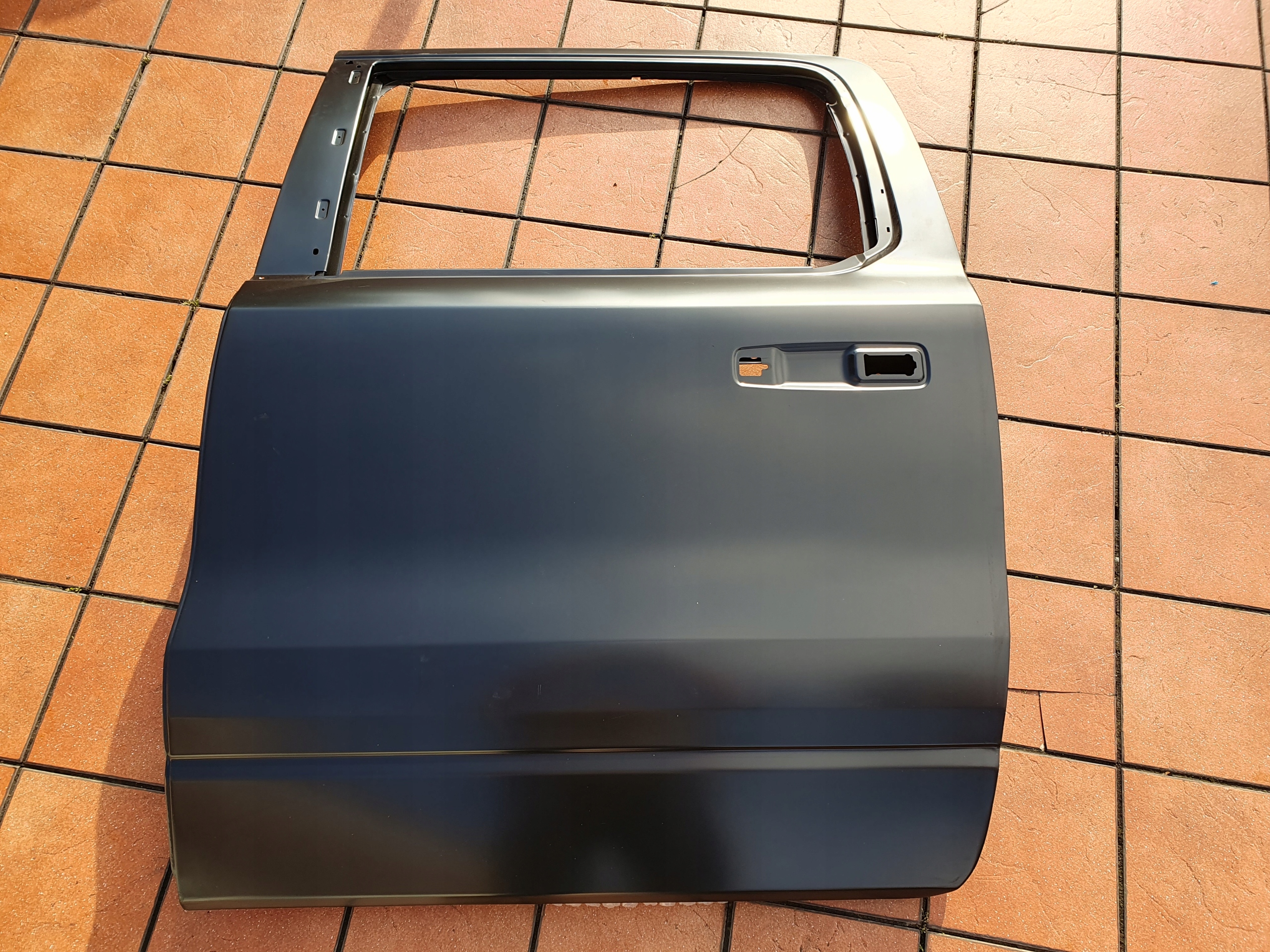 Dodge Ram 19-23 drzwi tylne lewe