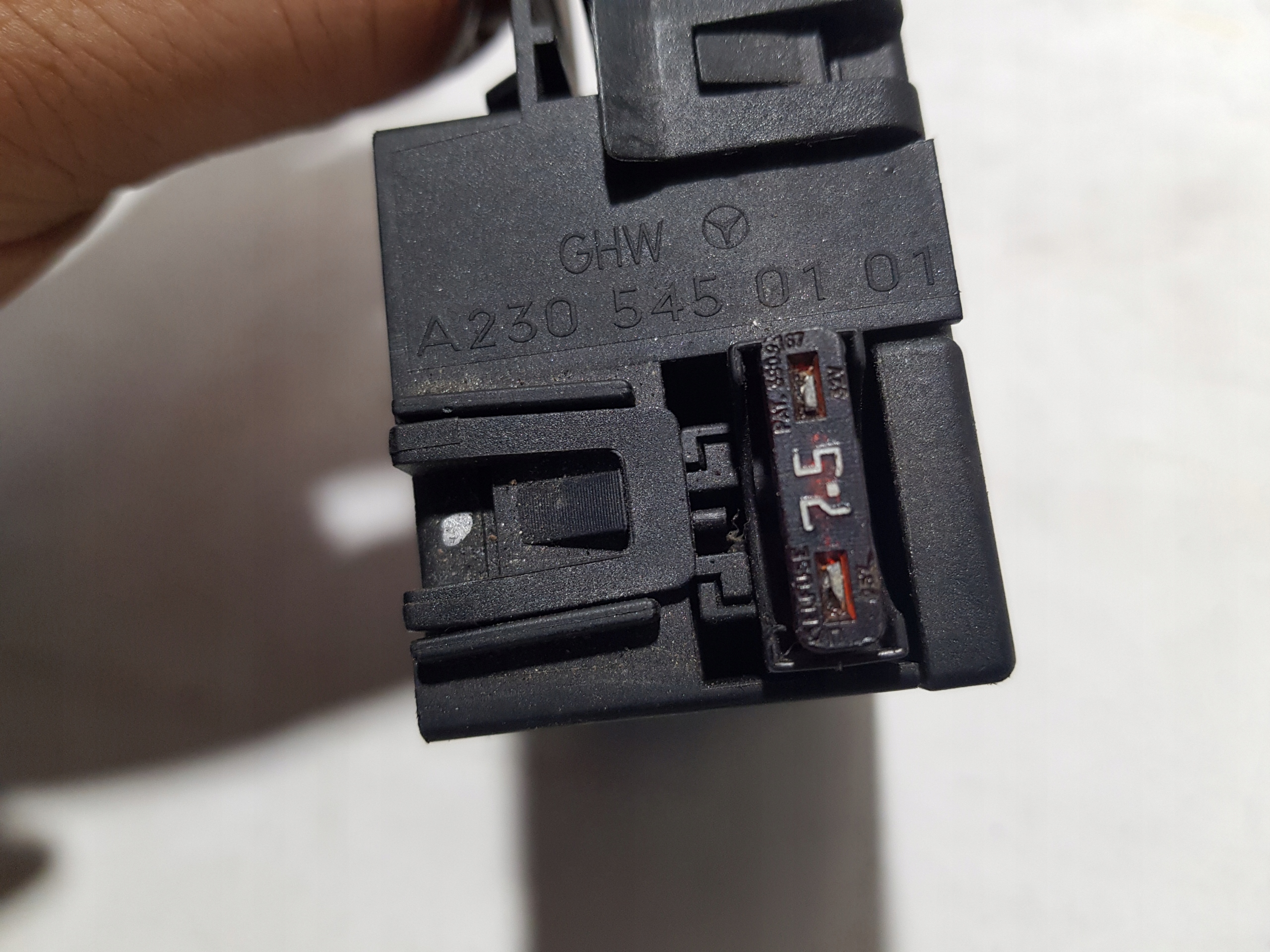Module Borne Positif MERCEDES SL R230 2305450101