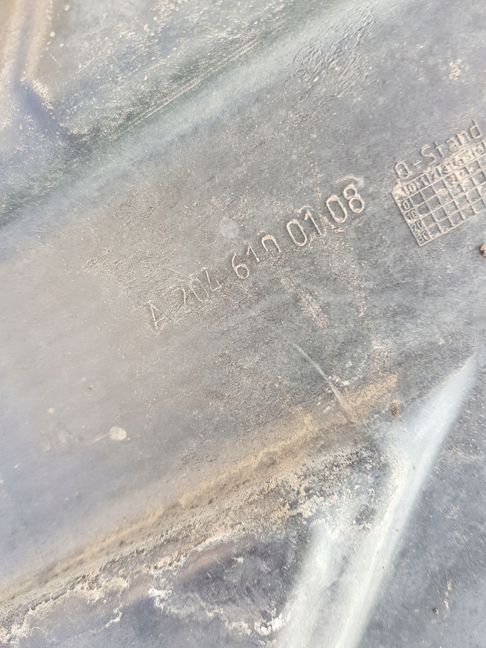 cover chassis left MERCEDES W204 2046100108