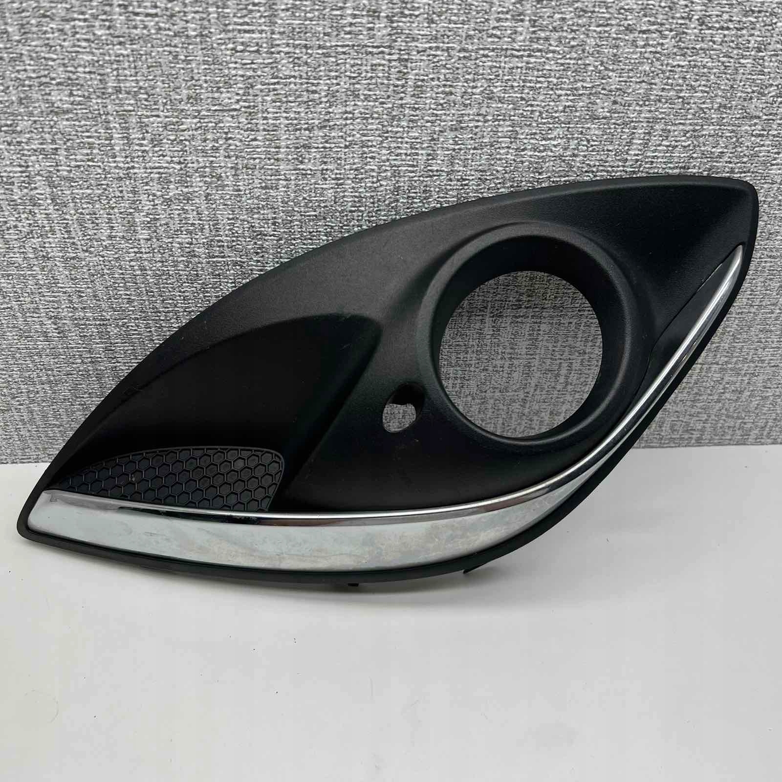 Opel Corsa D Lift grid of a bumper right front 13286026