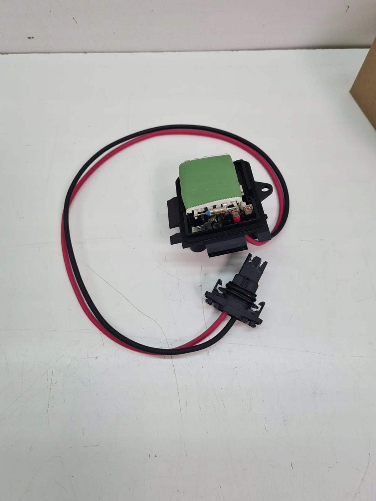 7701050325 - РЕЗИСТОР РЕЗИСТОР ВОЗДУХОДУВКИ TRAFIC VIVARO НОВЫЙ