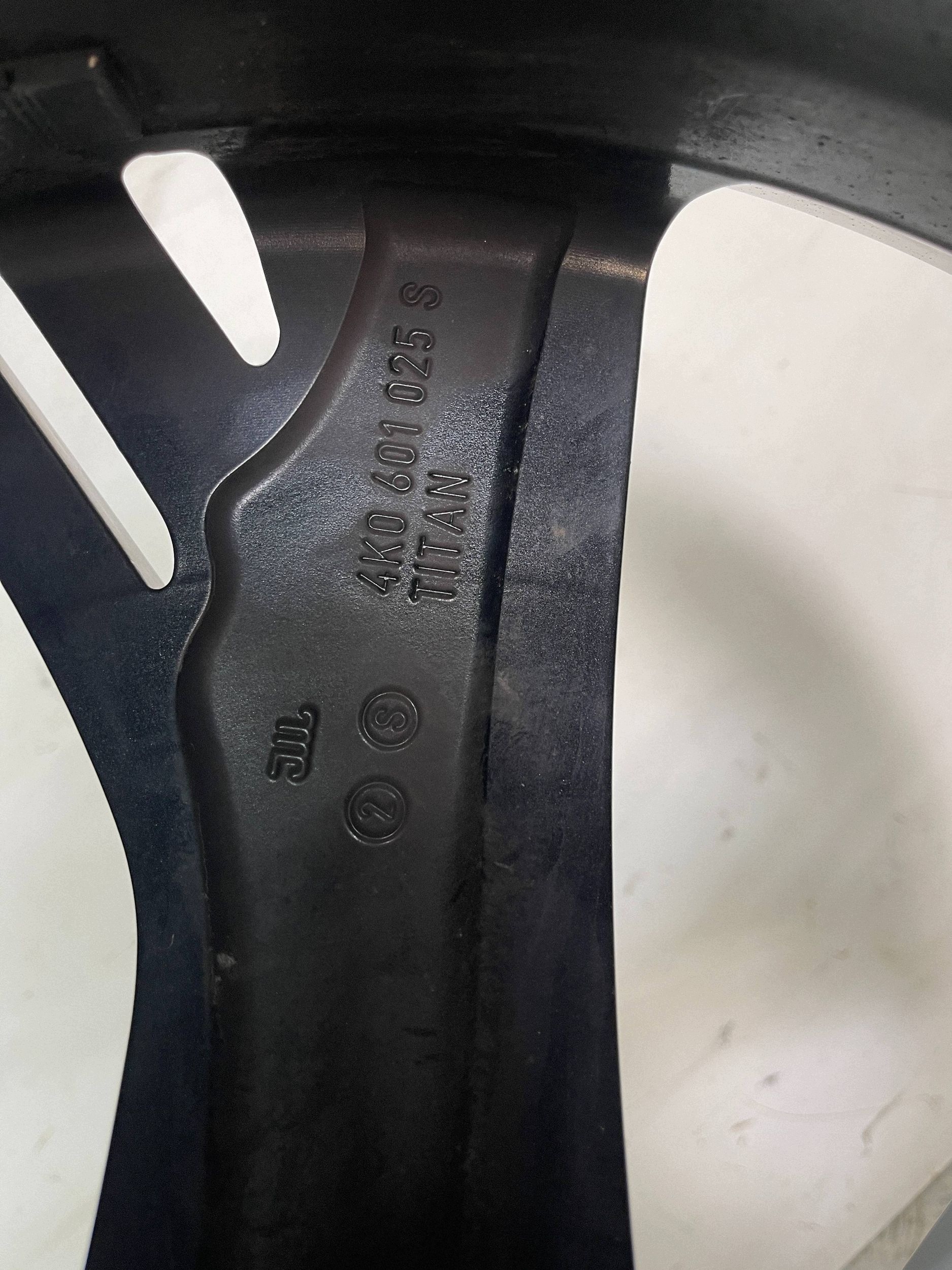 disk hliníkový AUDI RS6 C8 10,5 J X 22 ET19 4K060125BL