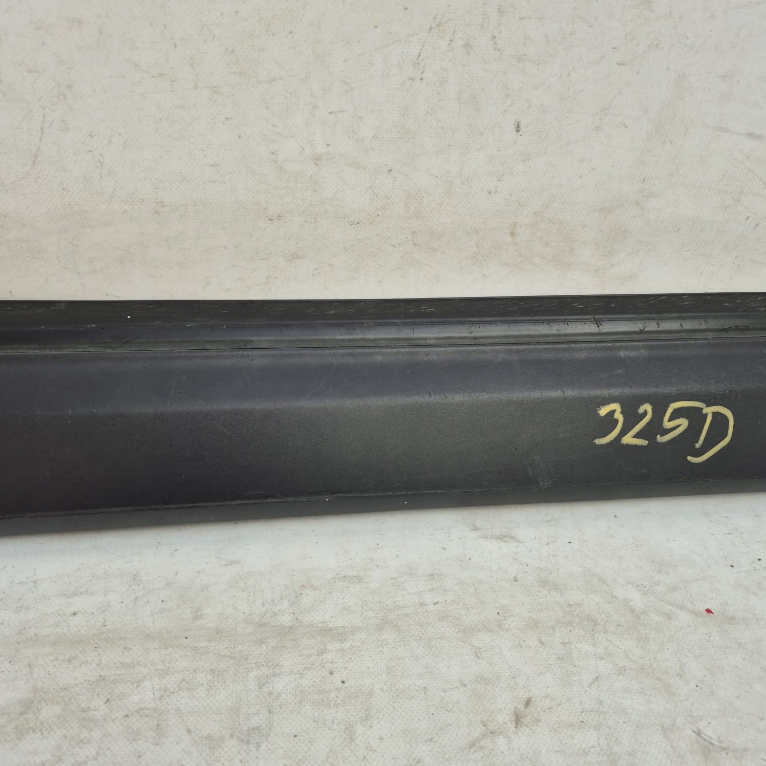 LAND ROVER DISCOVERY III 3 04-09 moulding cap door left front