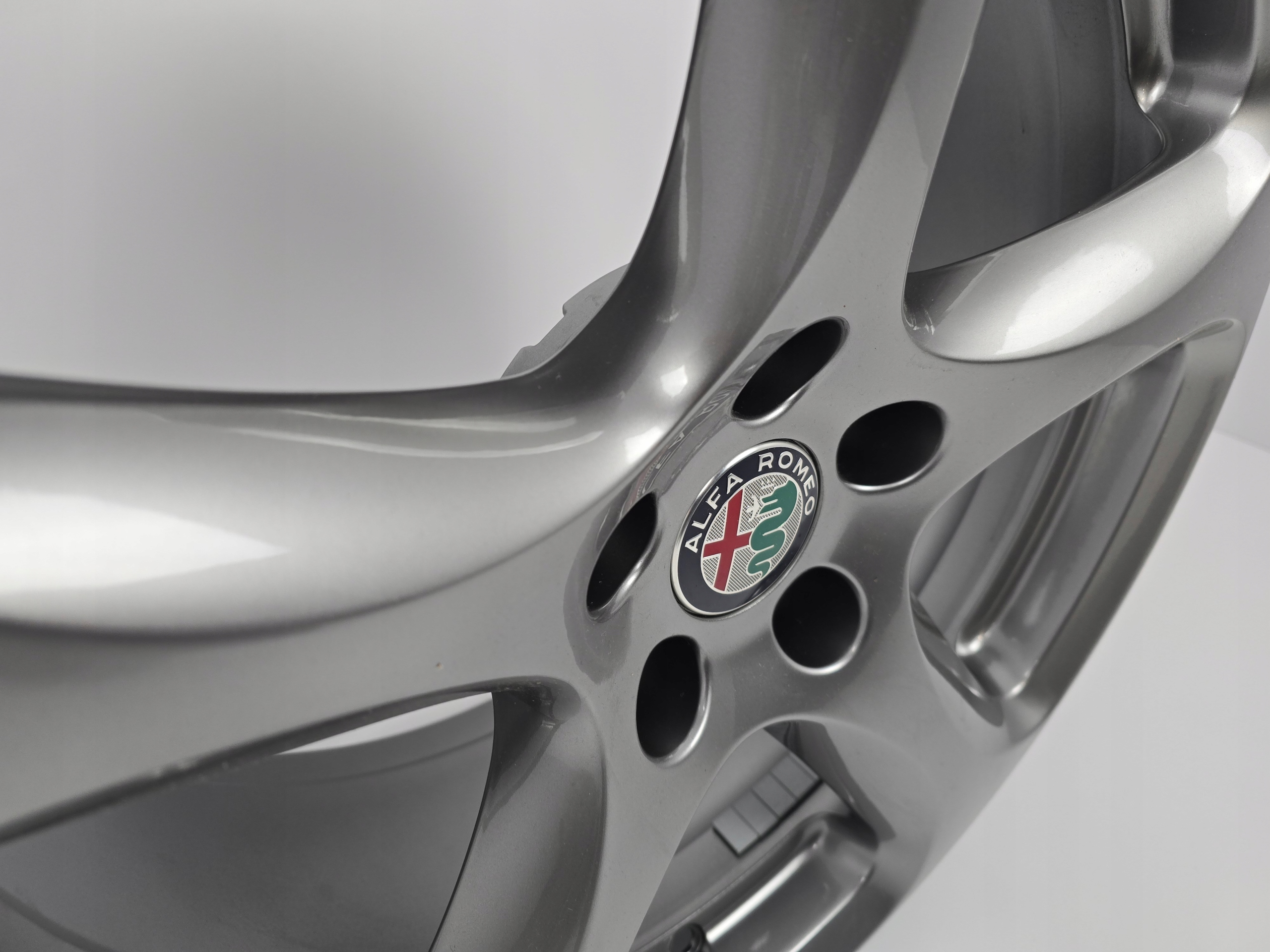 NOWE Felgi Alfa Romeo 18 Giulia Stelvio Giulietta Producent felg Alfa Romeo OE