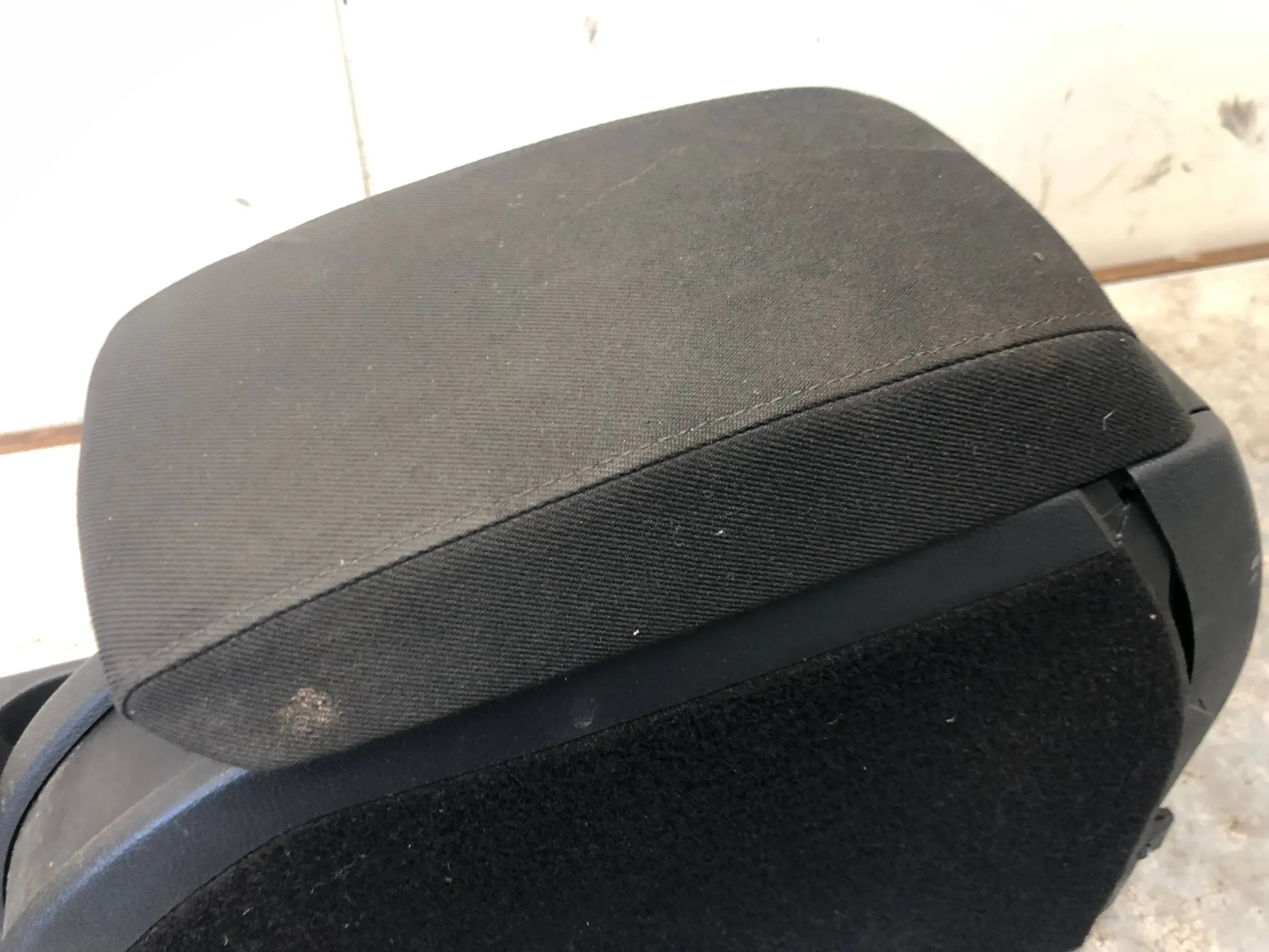 TUNEL central armrest SKODA OCTAVIA II SCOUT 1Z1863241