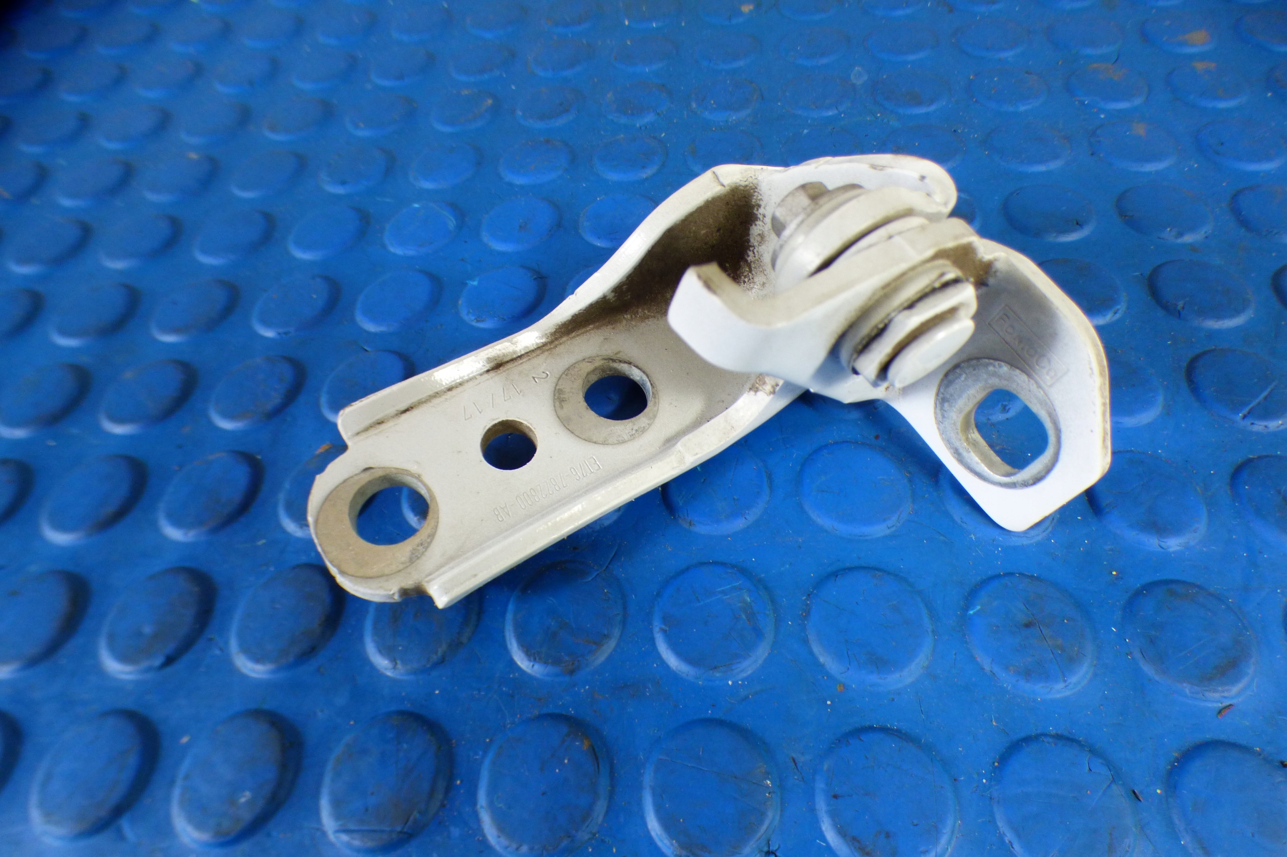 hinge door right front upper lower FORD COURIER II MK2