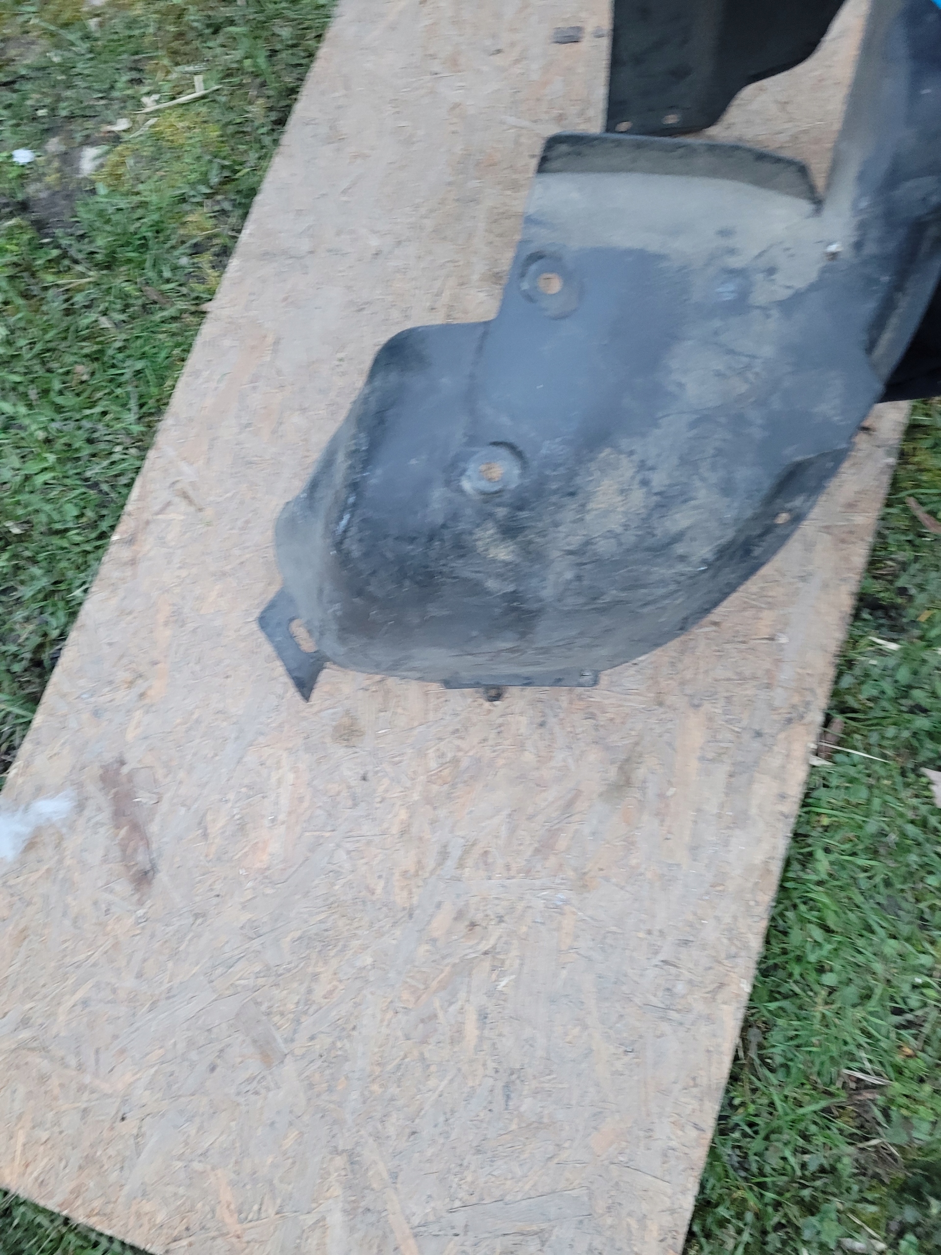 podblatník přední předek levé OPEL CORSA C