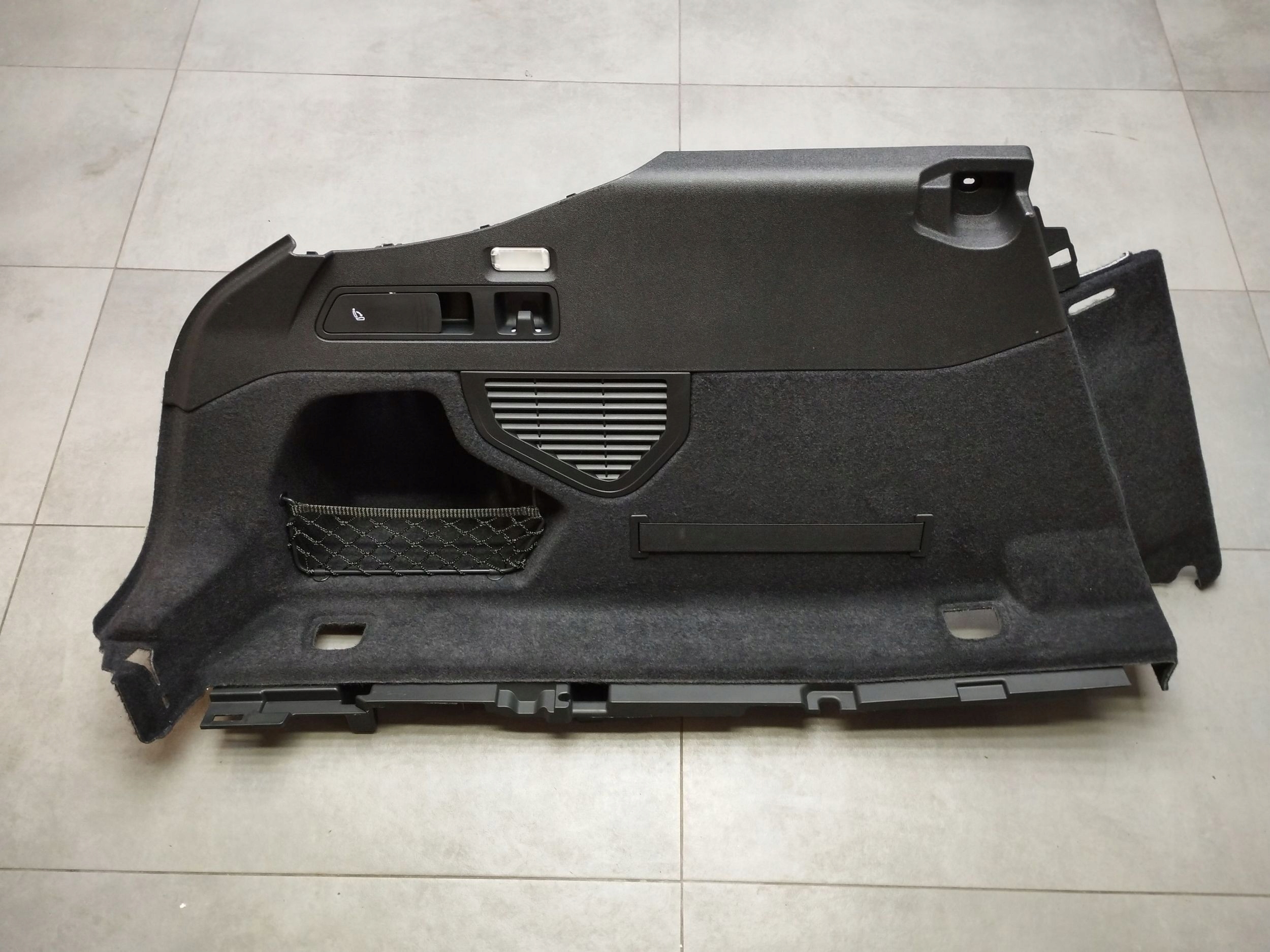 Audi A5 B10 KOMBI boot upholstery left rear part 8B9863879A