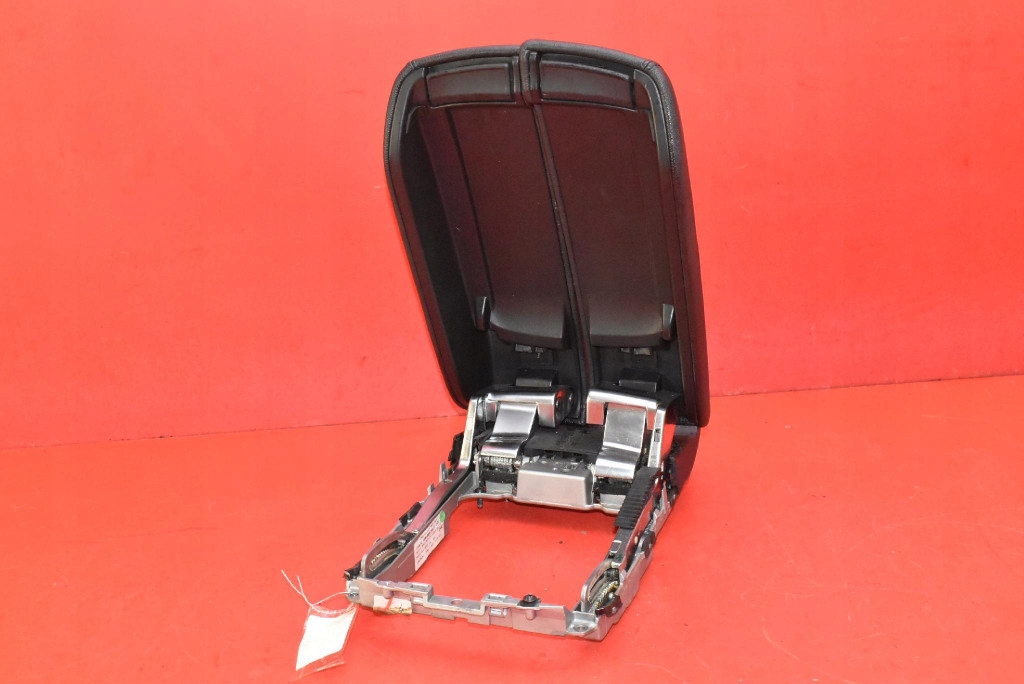 bracciolo SKORZANY EU AUDI A8 D4 10-14