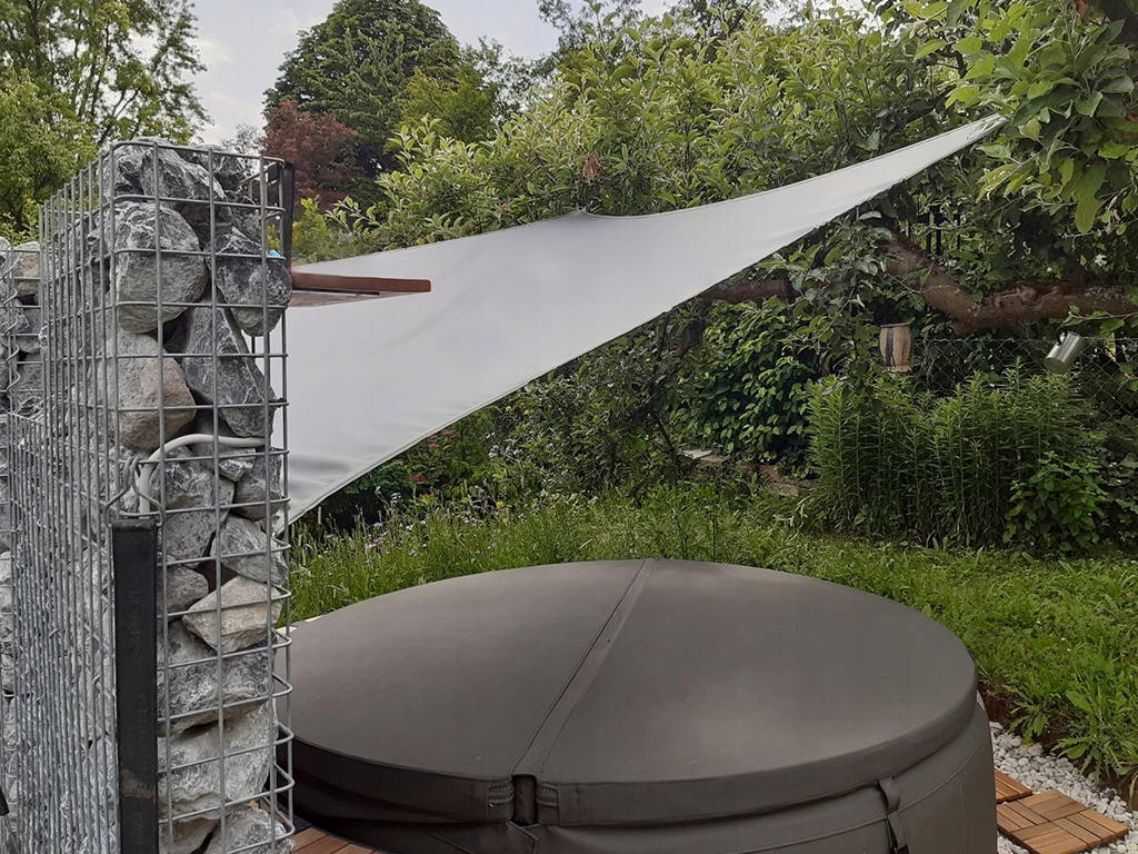 ZESTAW DO MONTAŻU ŻAGLI PRZECIWSŁONECZNYCH TRÓJKĄTNYCH DO MURU BETON Styl nowoczesny