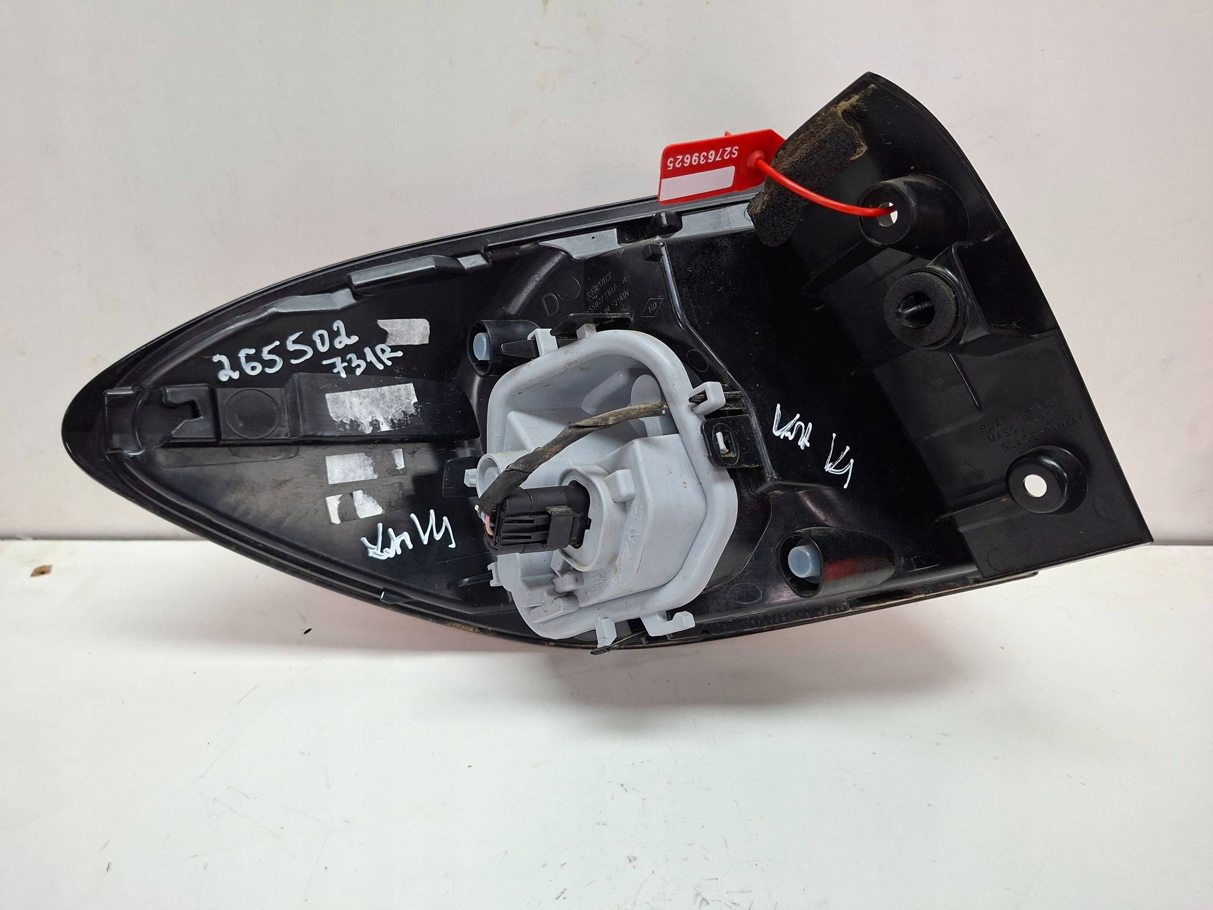 light rear right 265502731R RENAULT CAPTUR and 2013-2016